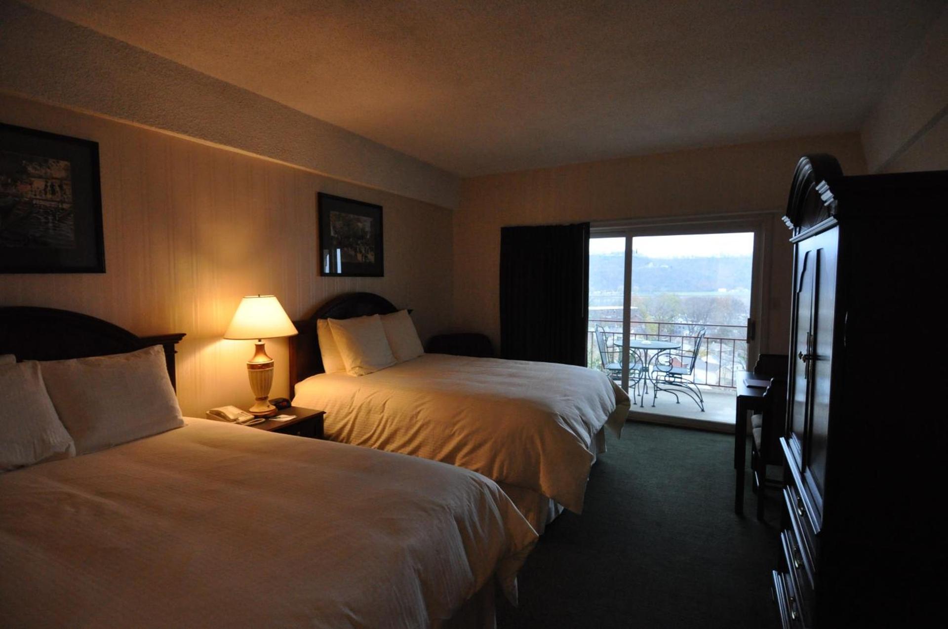 Hillside Inn photo 9