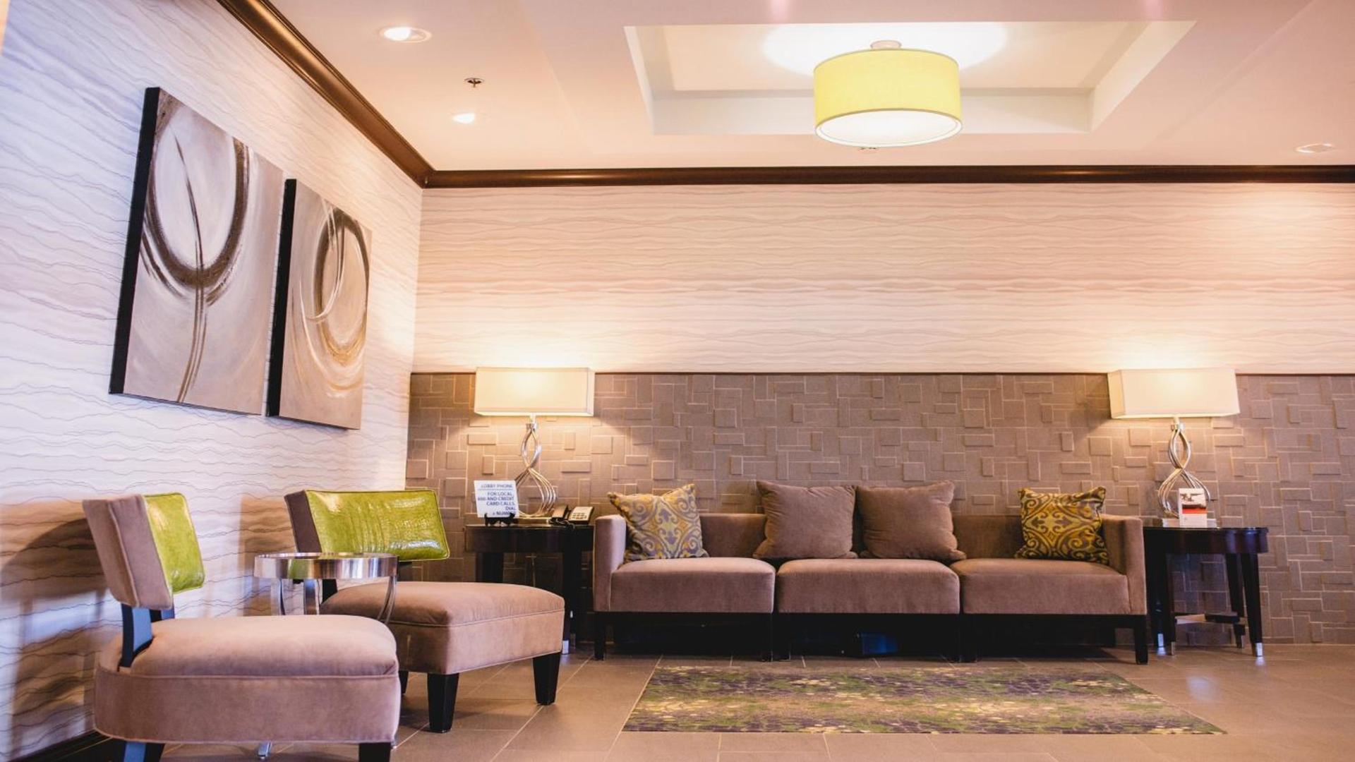 Holiday Inn Express & Suites Morton Peoria Area by IHG photo 6