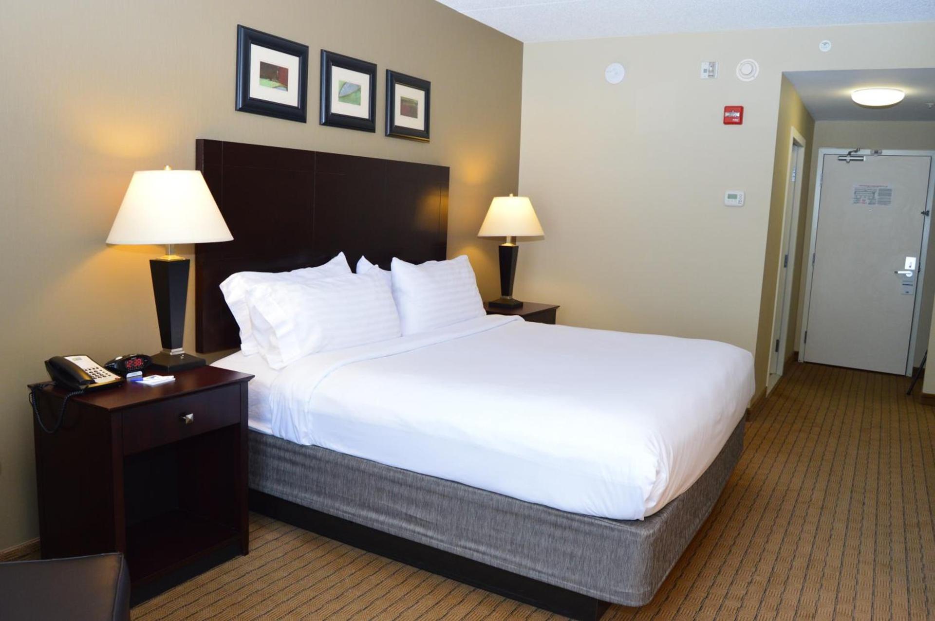 Holiday Inn Express & Suites Malone by IHG photo 22