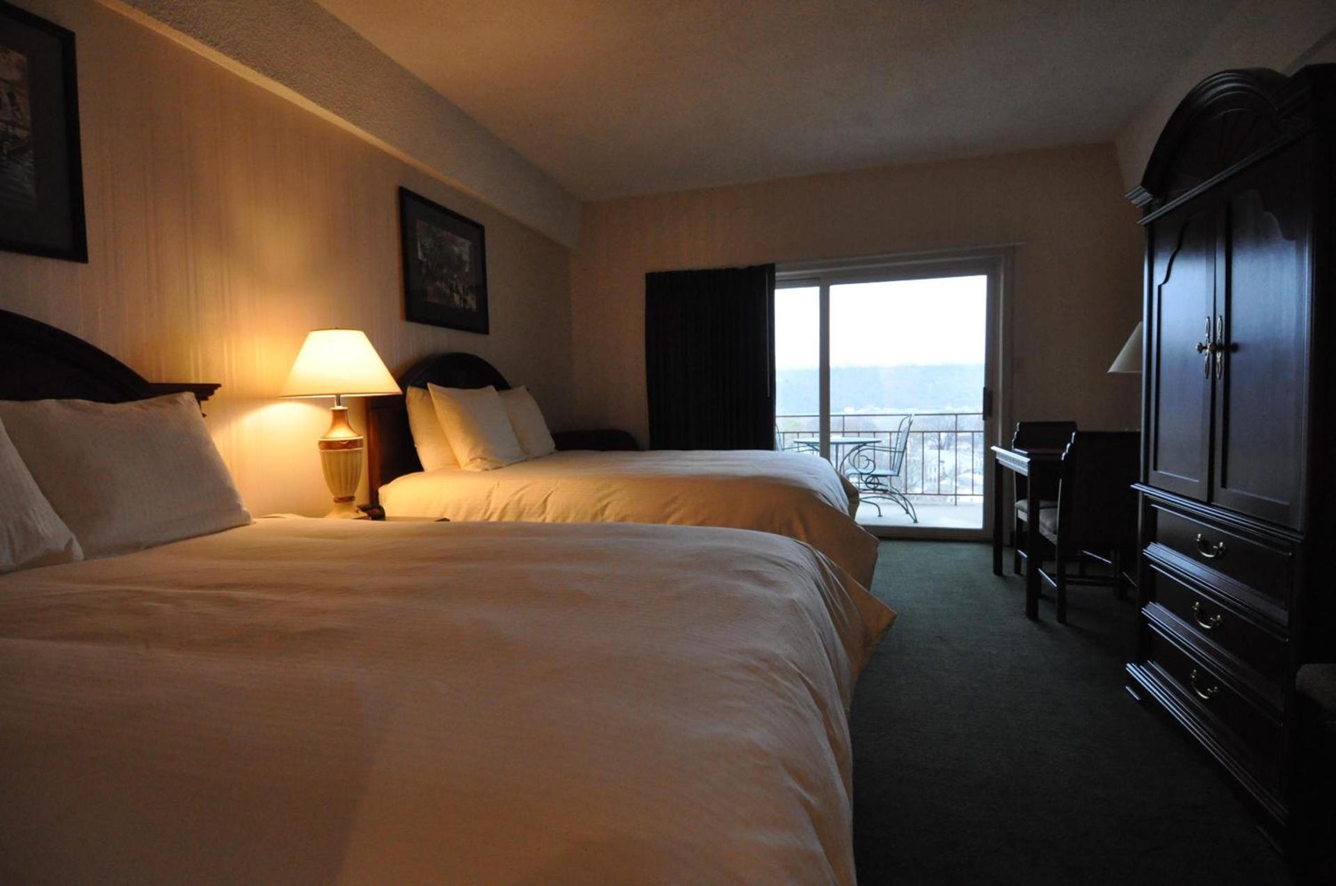Hillside Inn photo 4
