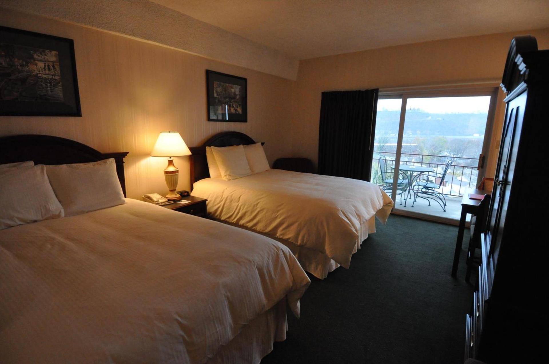 Hillside Inn photo 10