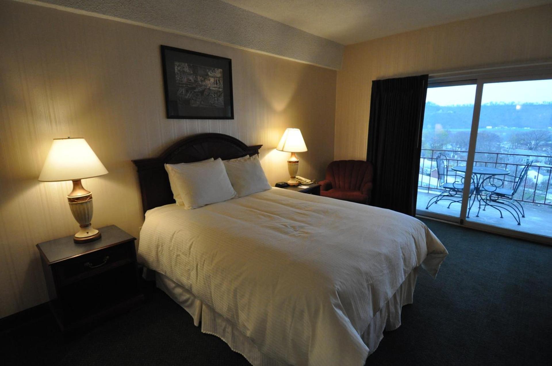 Hillside Inn photo 12