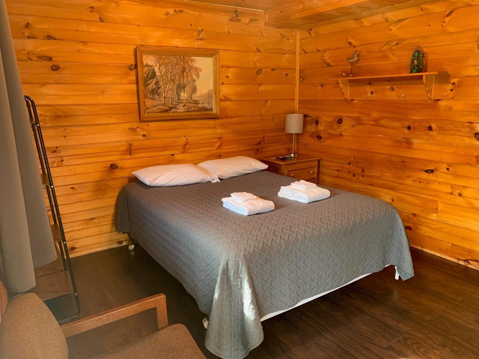 Pine Crest Motel & Cabins photo 34
