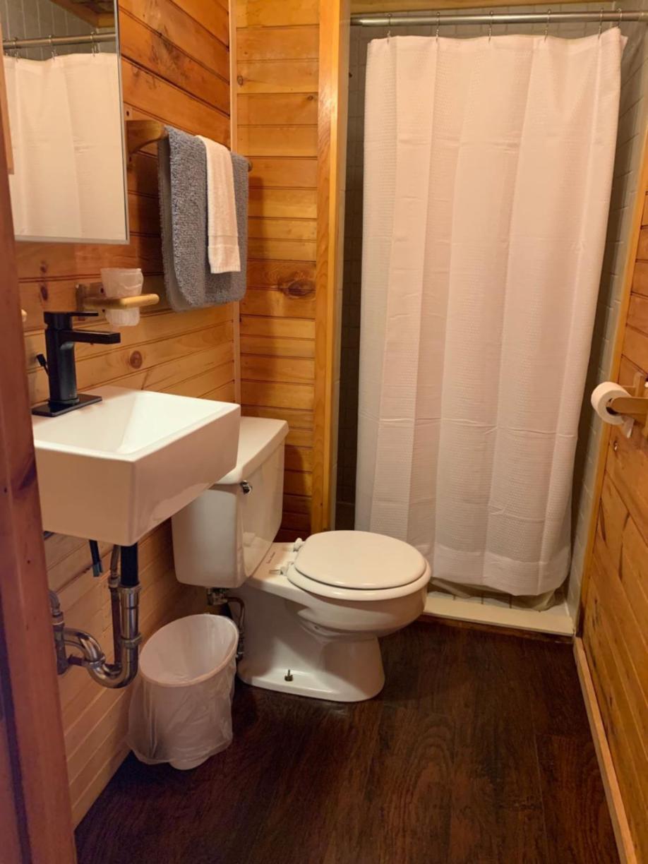 Pine Crest Motel & Cabins photo 35