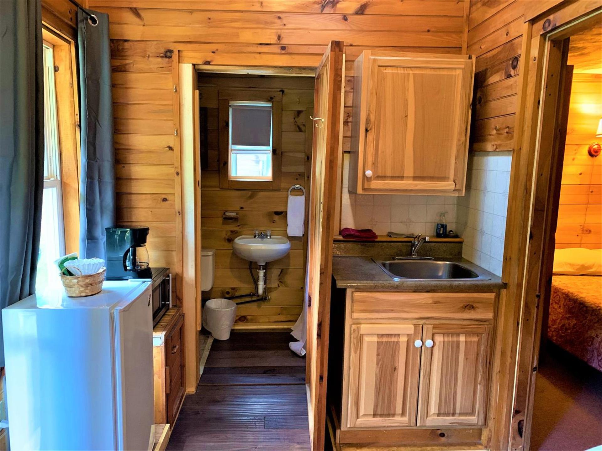 Pine Crest Motel & Cabins photo 27