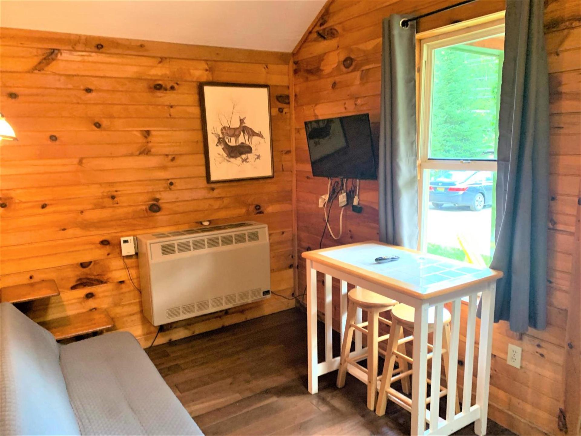 Pine Crest Motel & Cabins photo 26