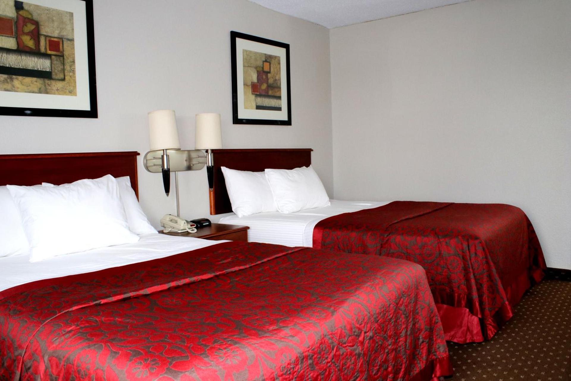 Days Inn & Suites by Wyndham Bloomington/Normal IL photo 24