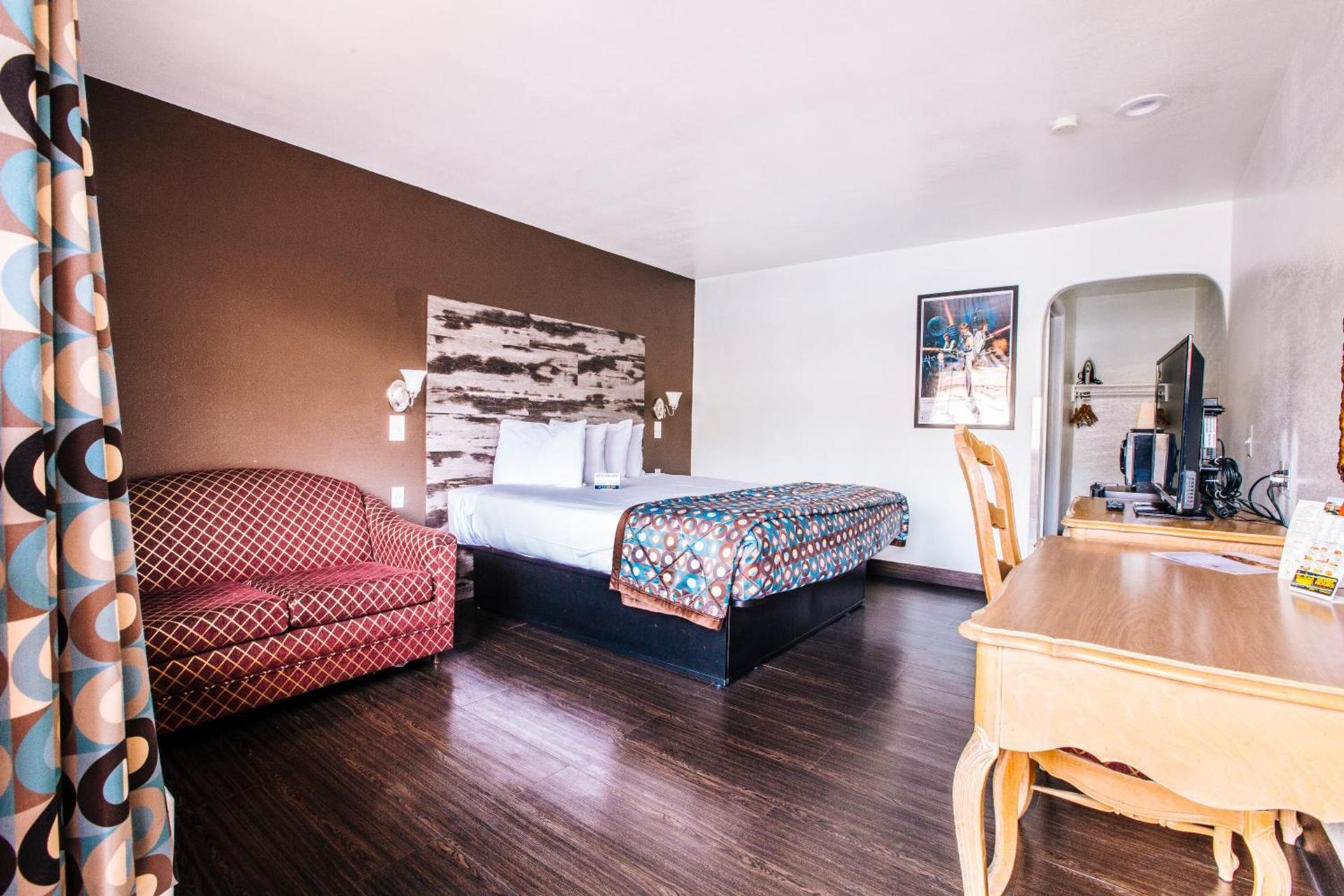 Anaheim Discovery Inn and Suites photo 19
