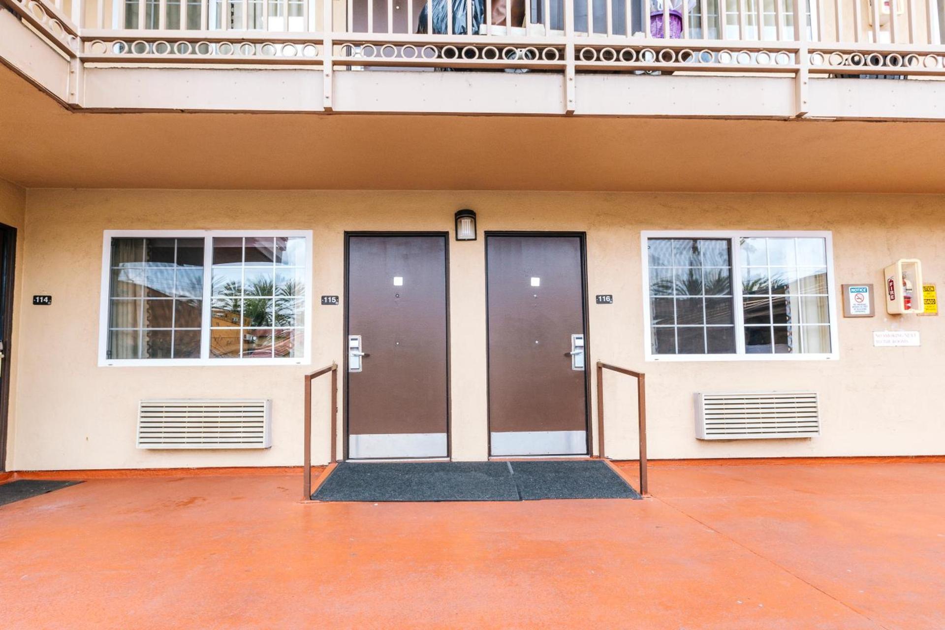 Anaheim Discovery Inn and Suites photo 18