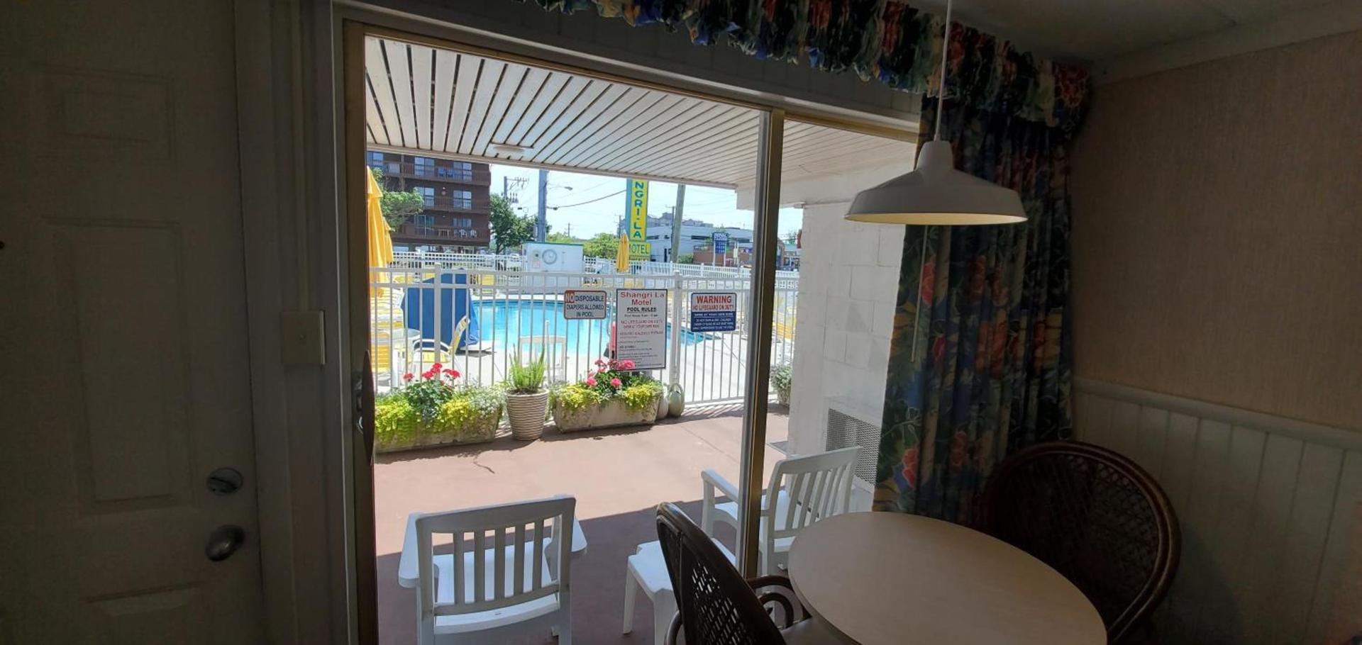 Shangri-La Motel photo 5