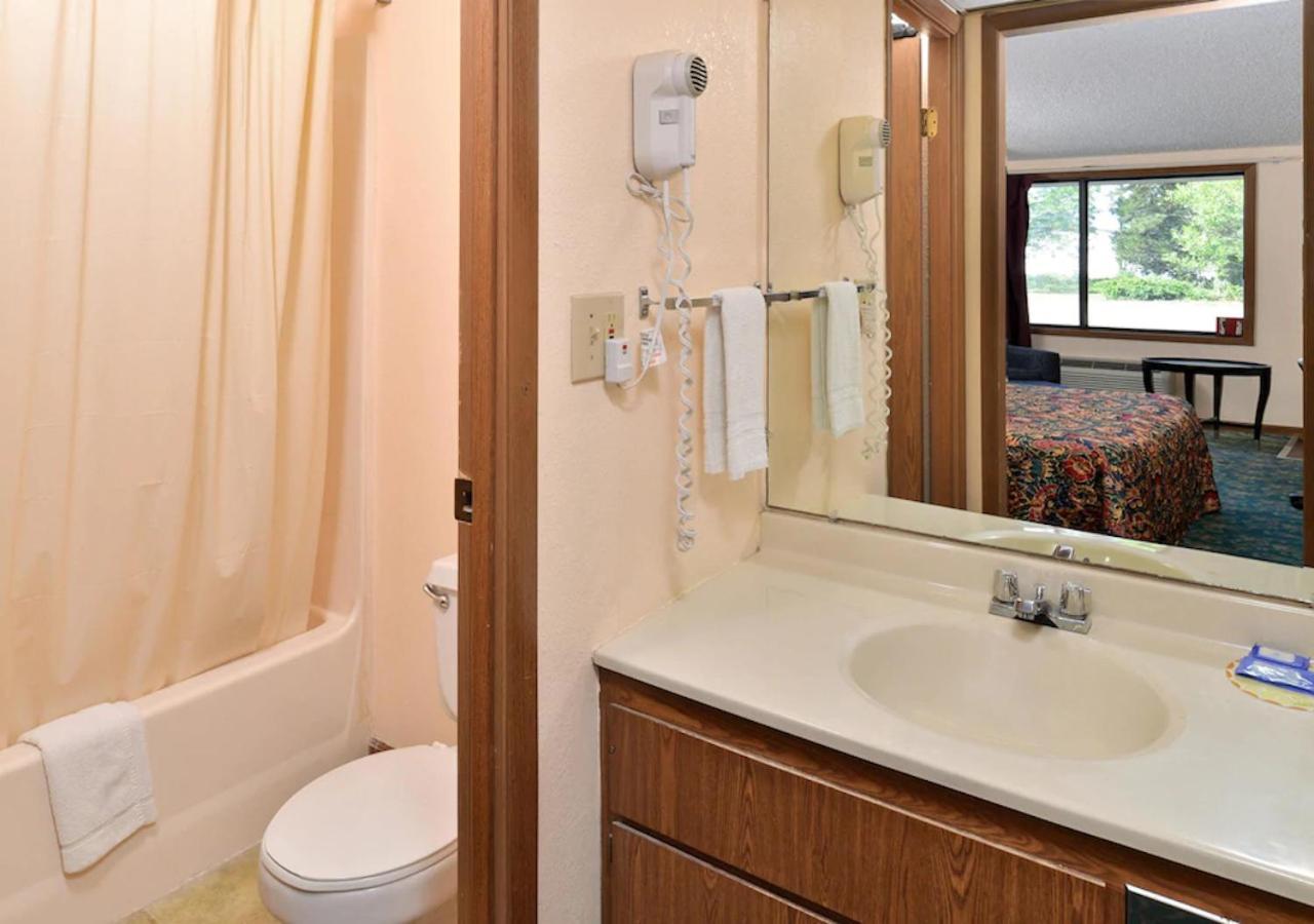 Nation's Inn Kinston photo 13