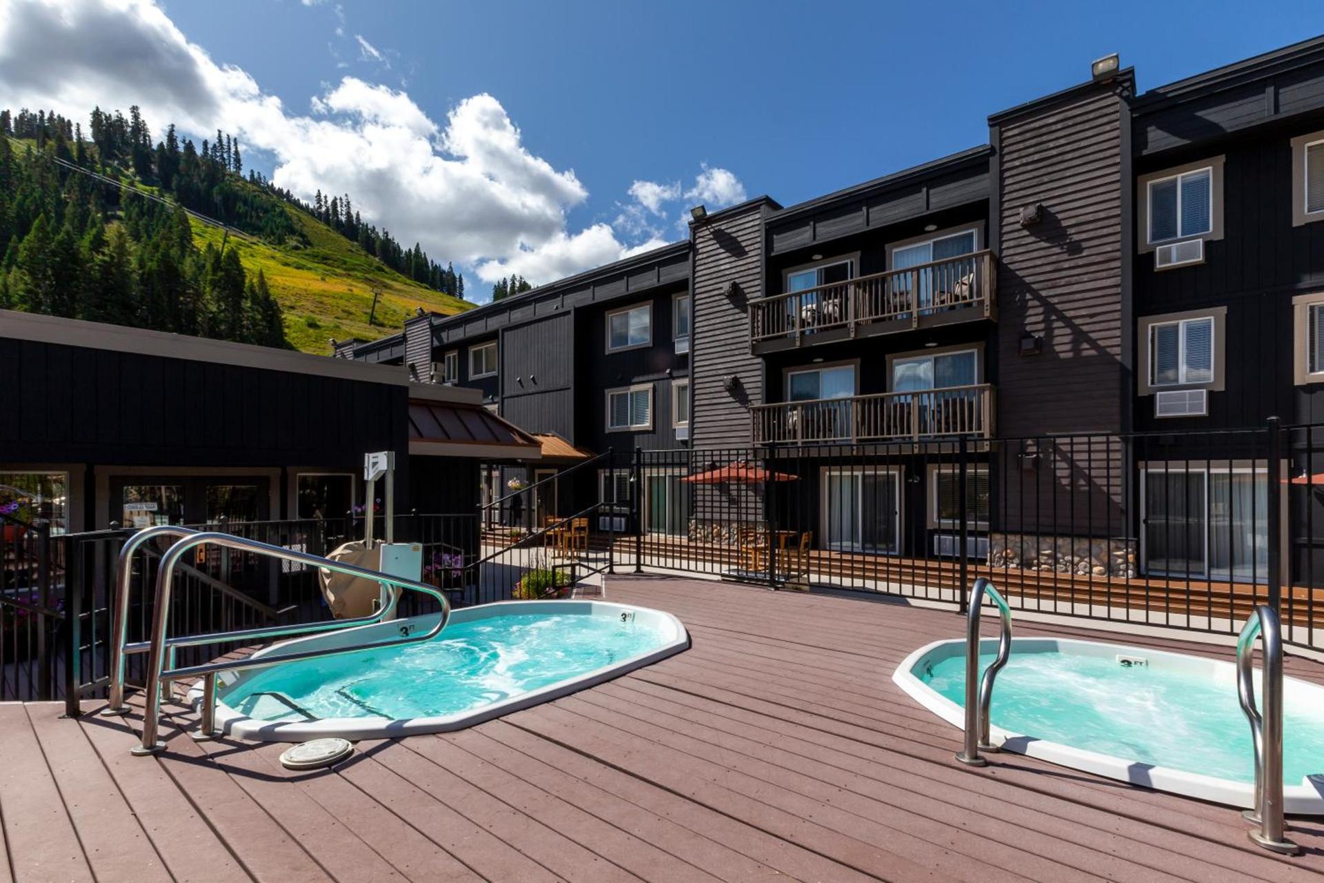 Red Wolf Lodge at Olympic Valley photo 9