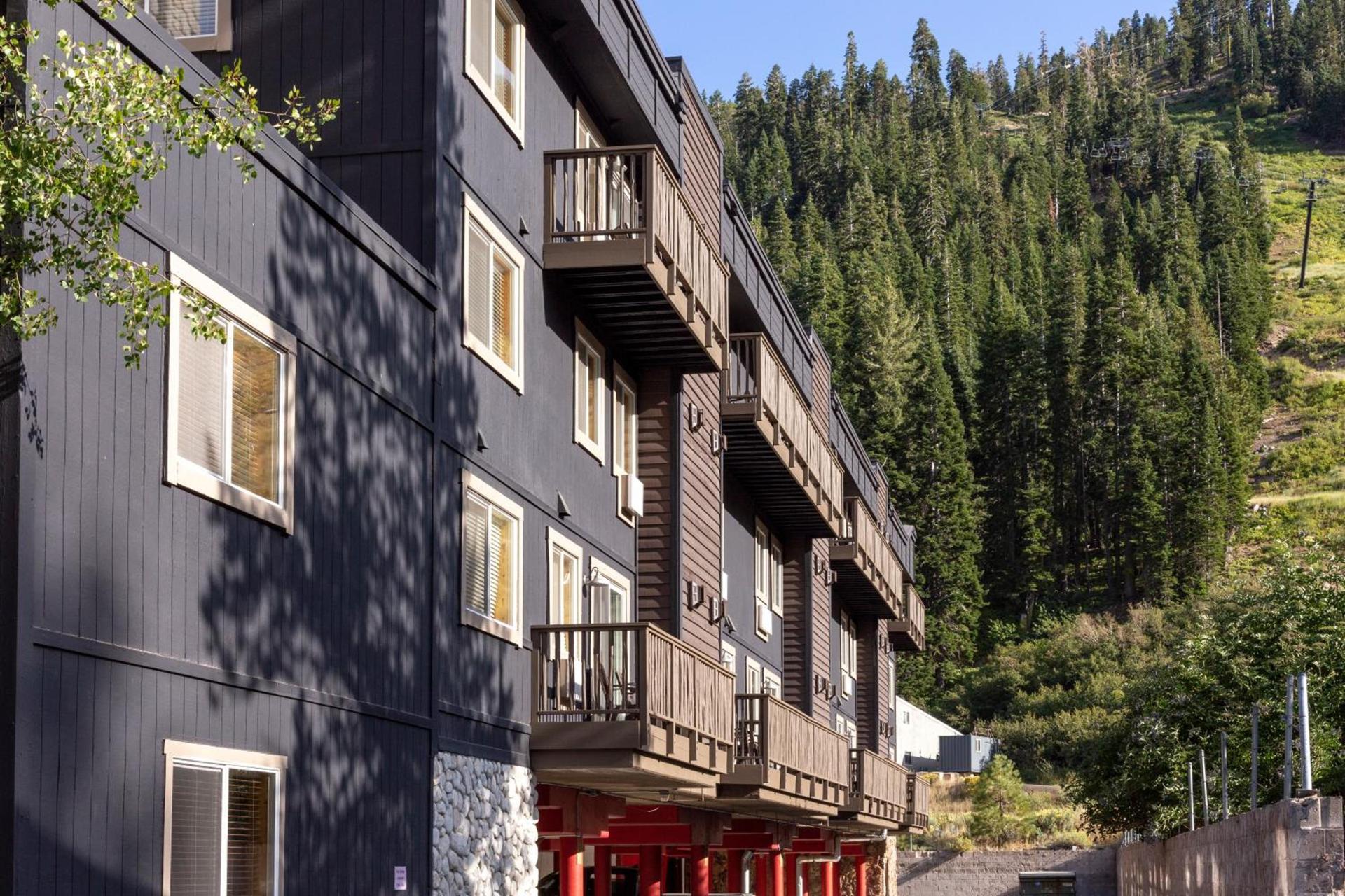 Red Wolf Lodge at Olympic Valley photo 6