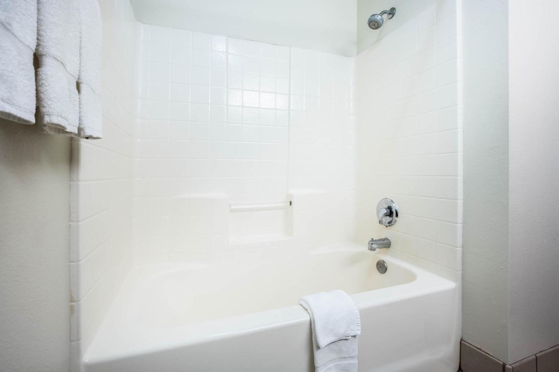 La Quinta by Wyndham Portland Airport photo 62