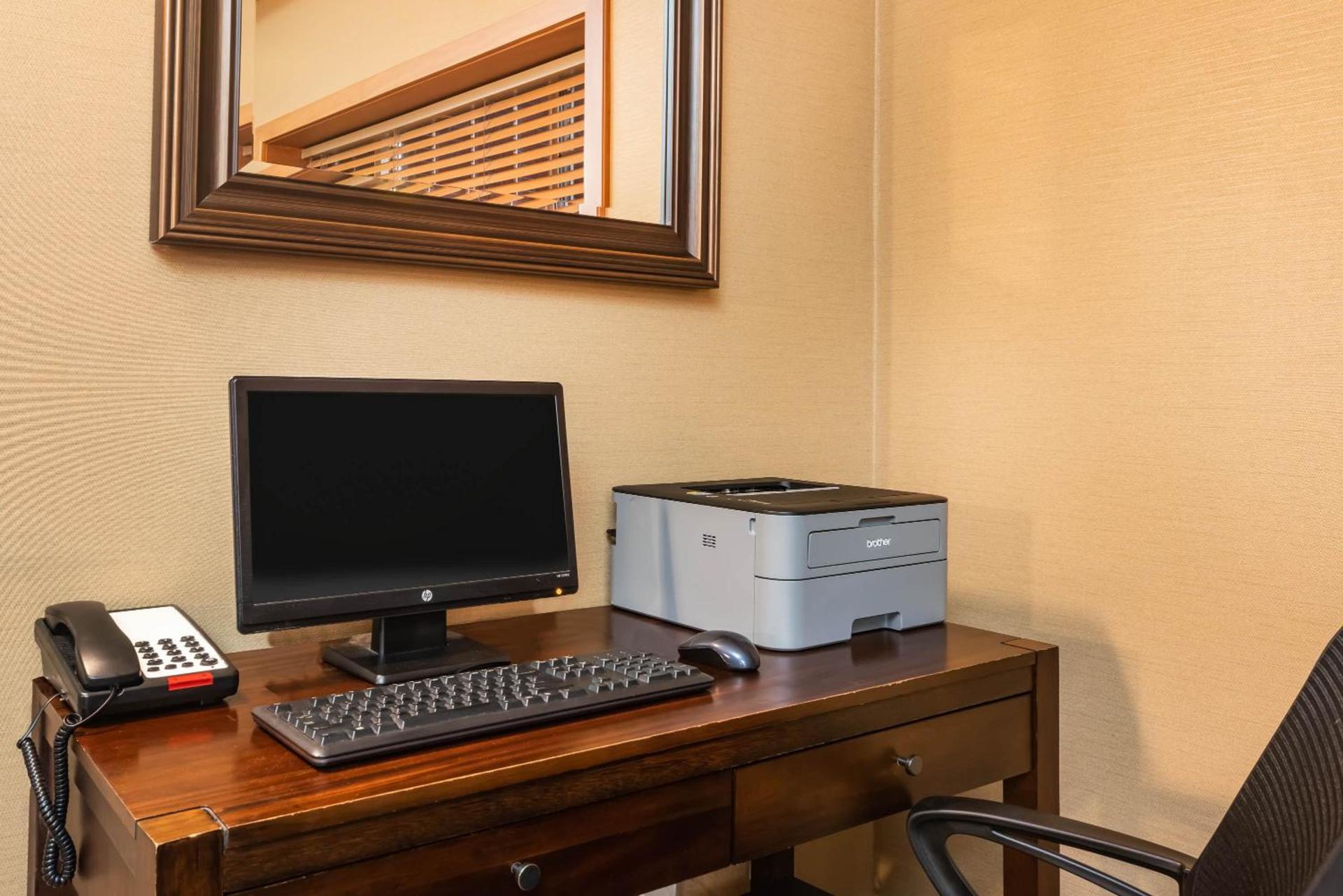 La Quinta by Wyndham Portland Airport photo 80