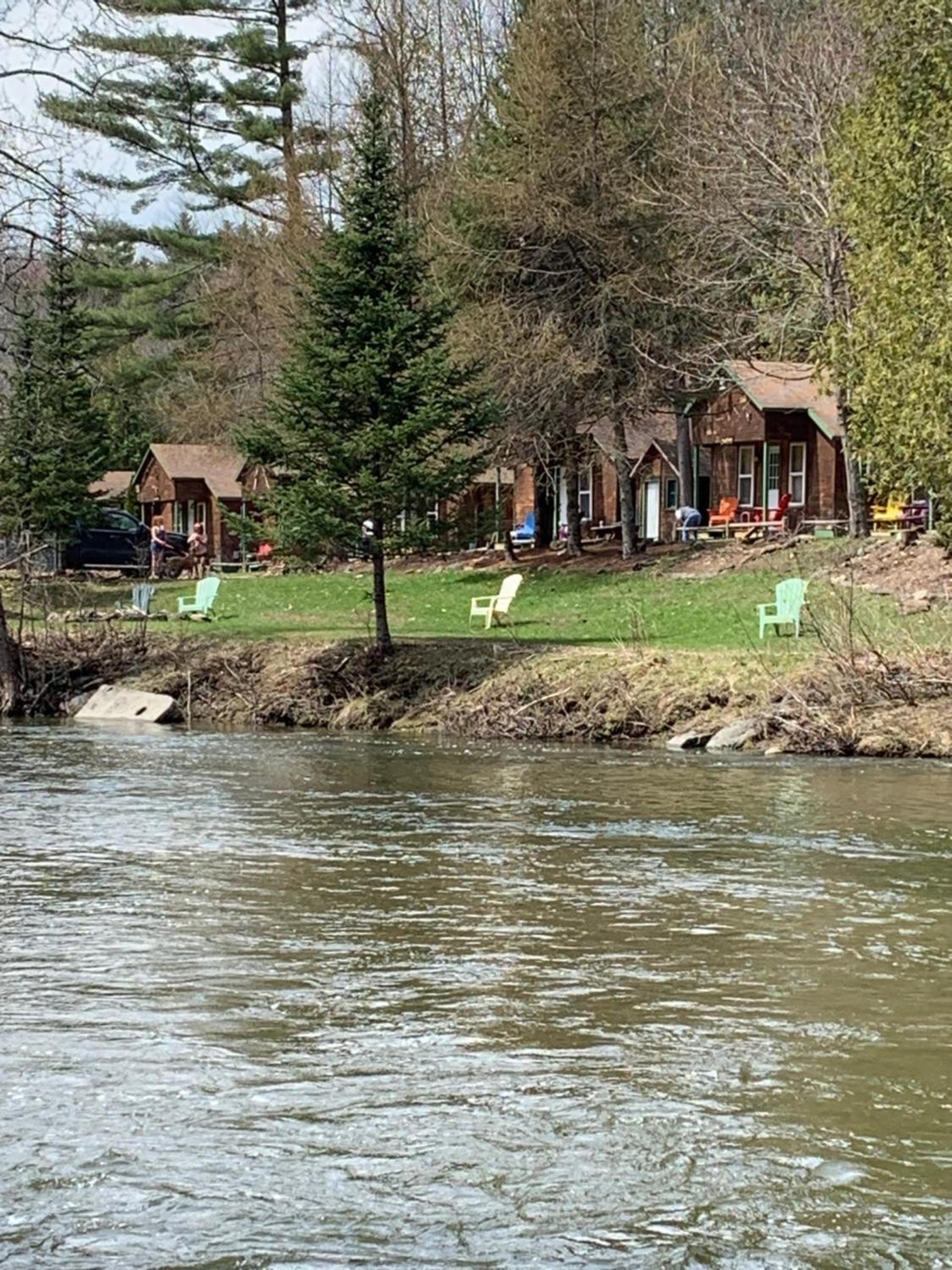 Pine Crest Motel & Cabins photo 18