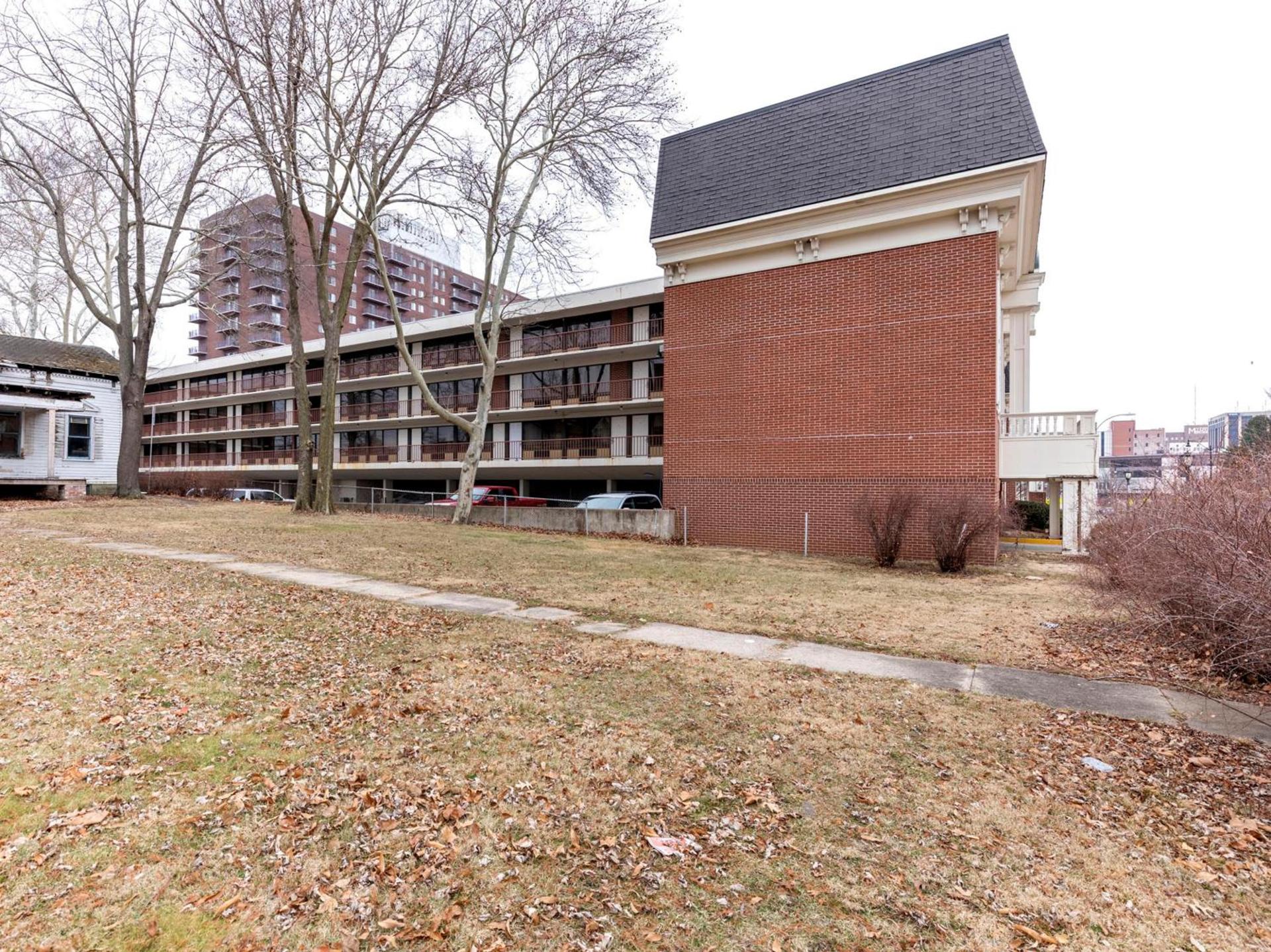 Mansion View Inn & Suites photo 25