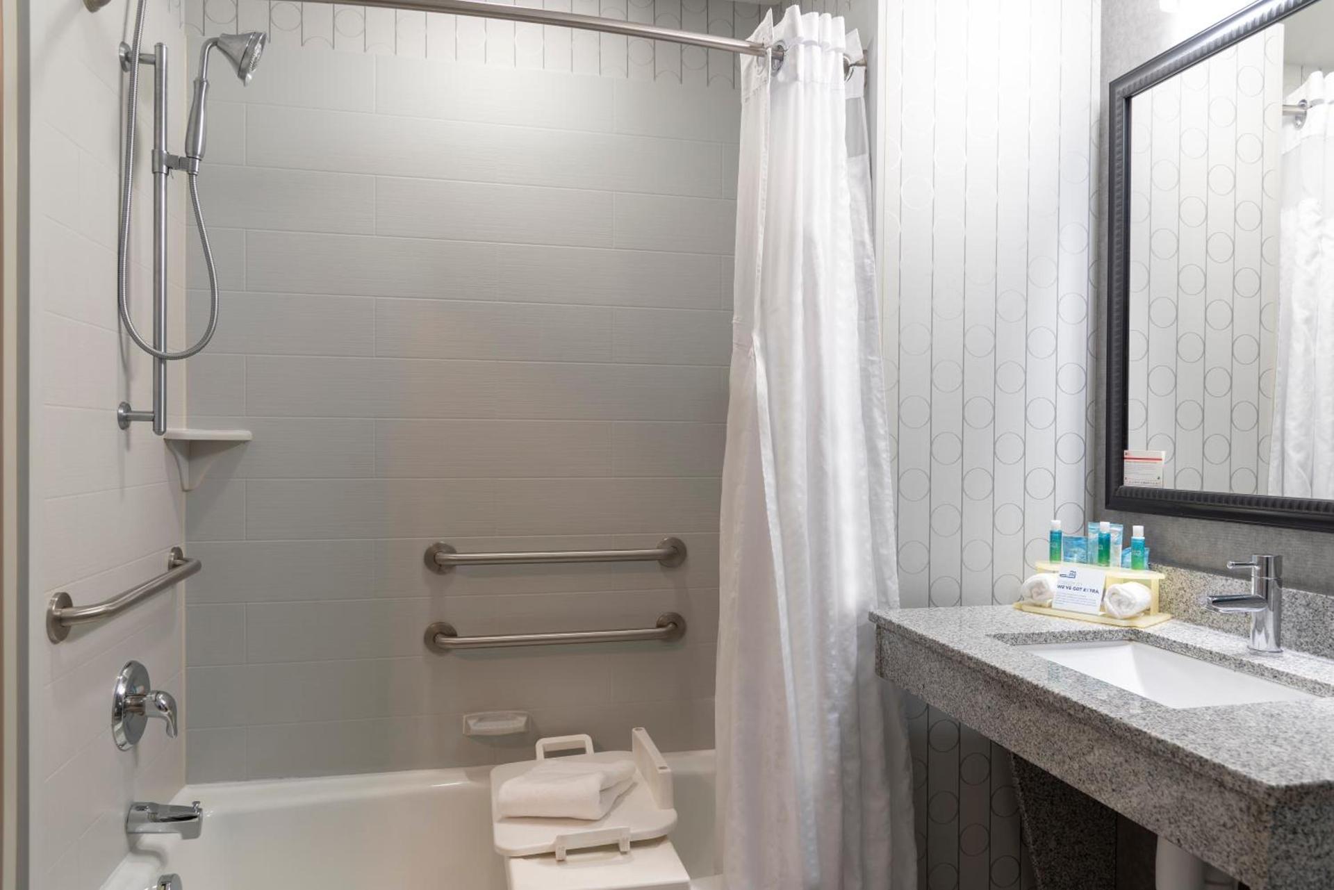 Holiday Inn Express & Suites Columbus - Polaris, an IHG Hotel photo 12
