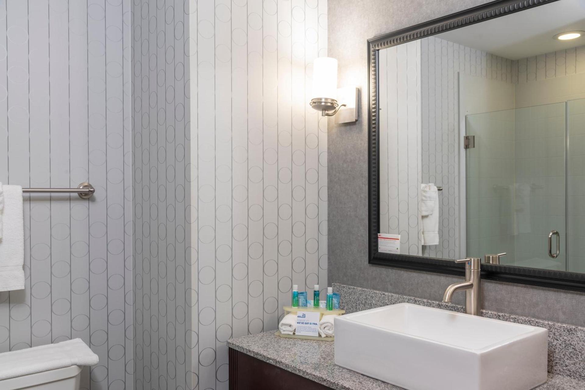 Holiday Inn Express & Suites Columbus - Polaris, an IHG Hotel photo 17