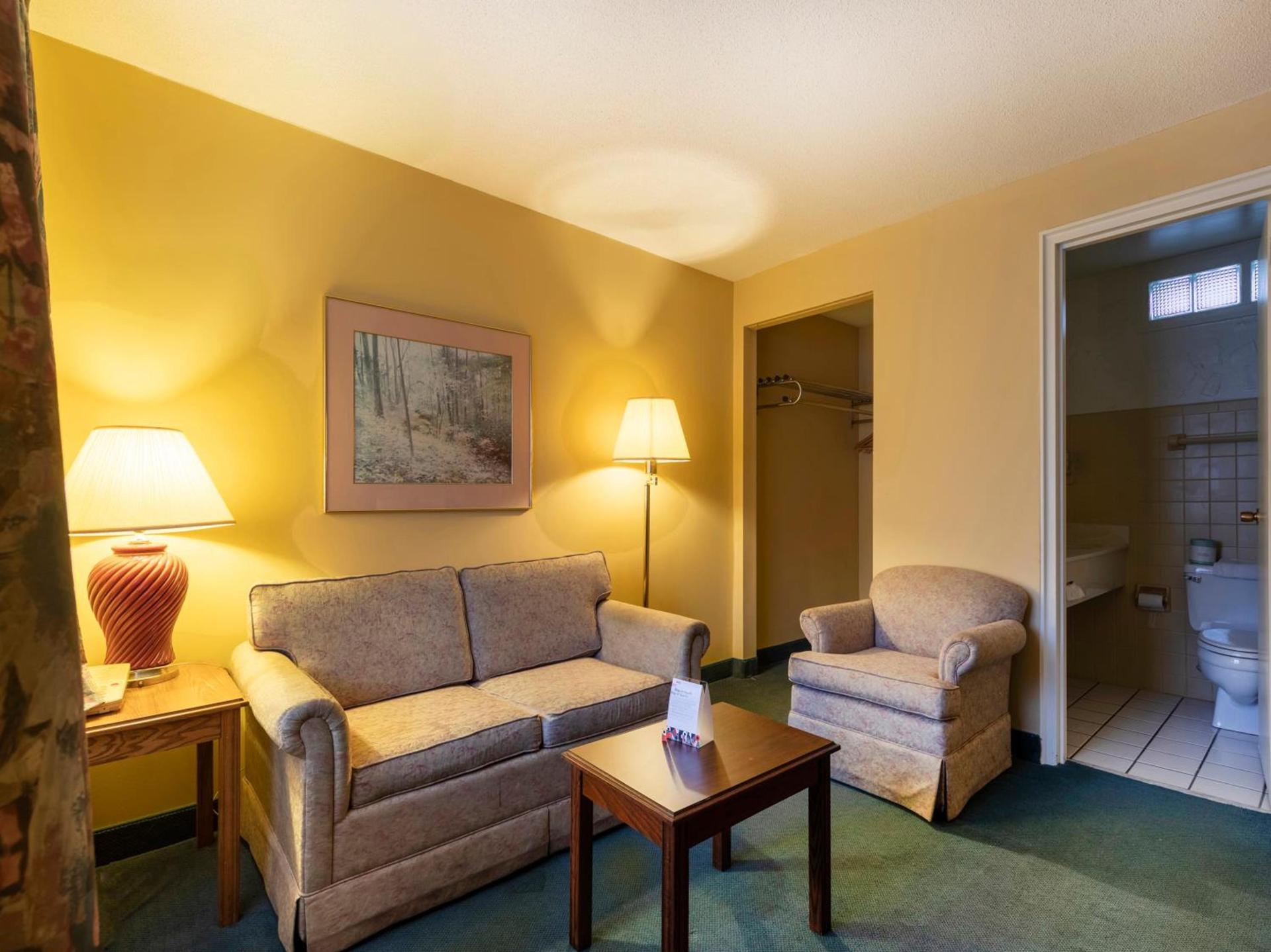 Mansion View Inn & Suites photo 52