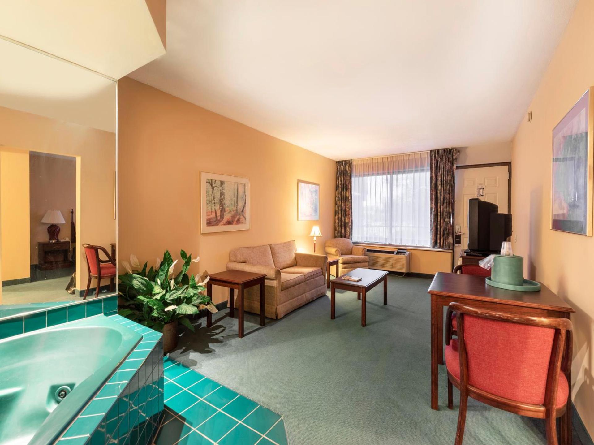 Mansion View Inn & Suites photo 41