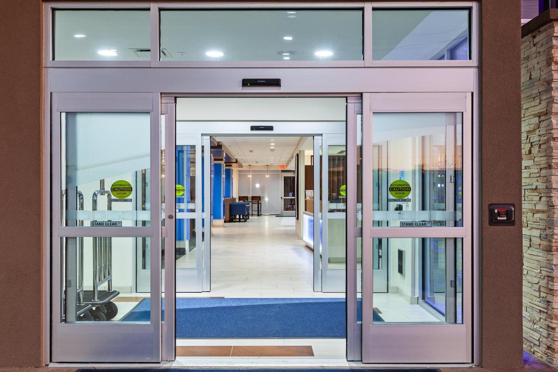 Holiday Inn Express & Suites - Tulsa Northeast - Owasso by IHG photo 13
