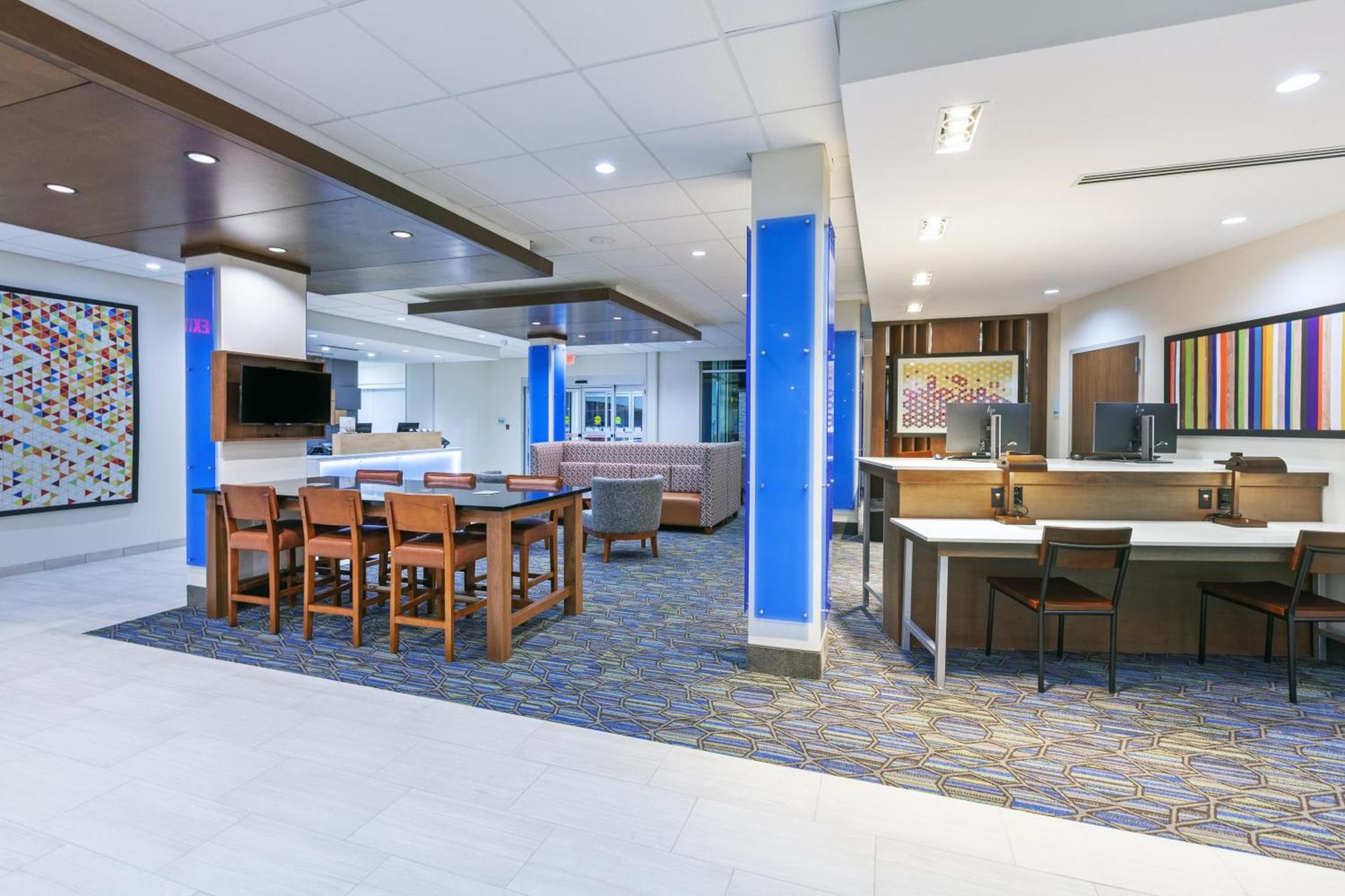 Holiday Inn Express & Suites - Tulsa Northeast - Owasso by IHG photo 12