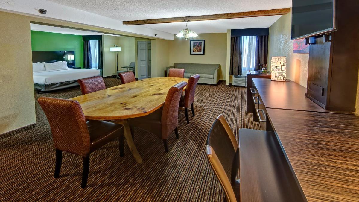 Clarion Hotel & Suites Conference Center Memphis Airport photo 14