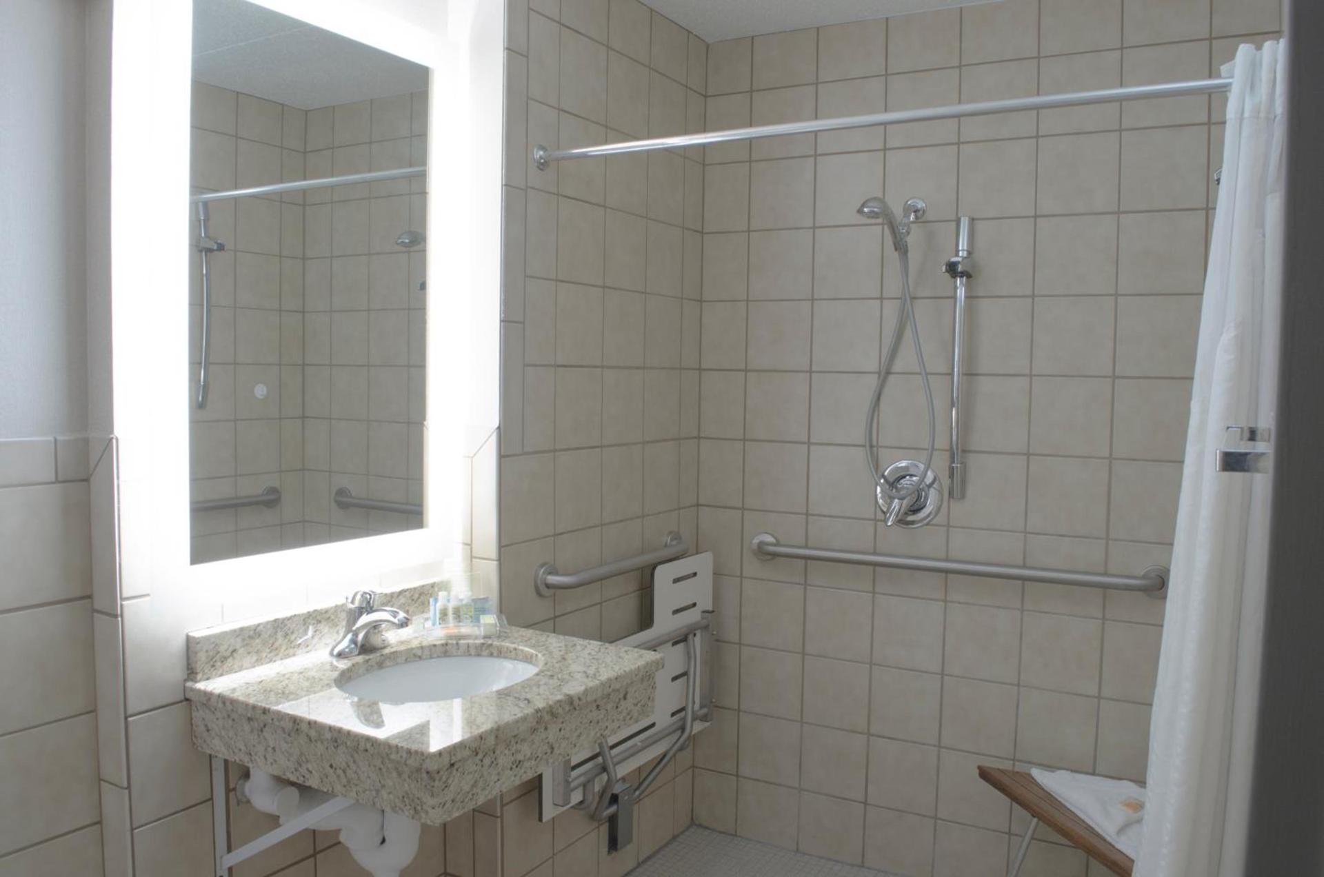 Holiday Inn Fargo by IHG photo 24