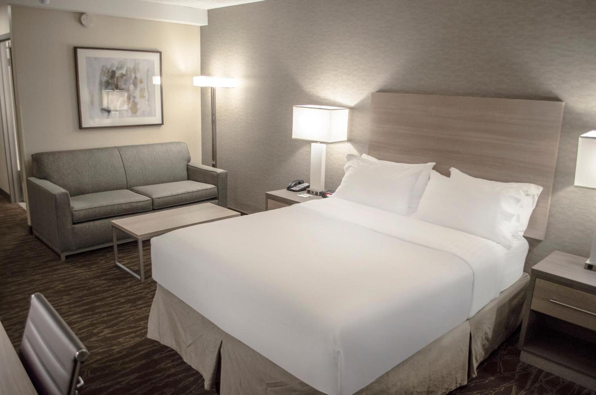 Holiday Inn Fargo by IHG photo 79
