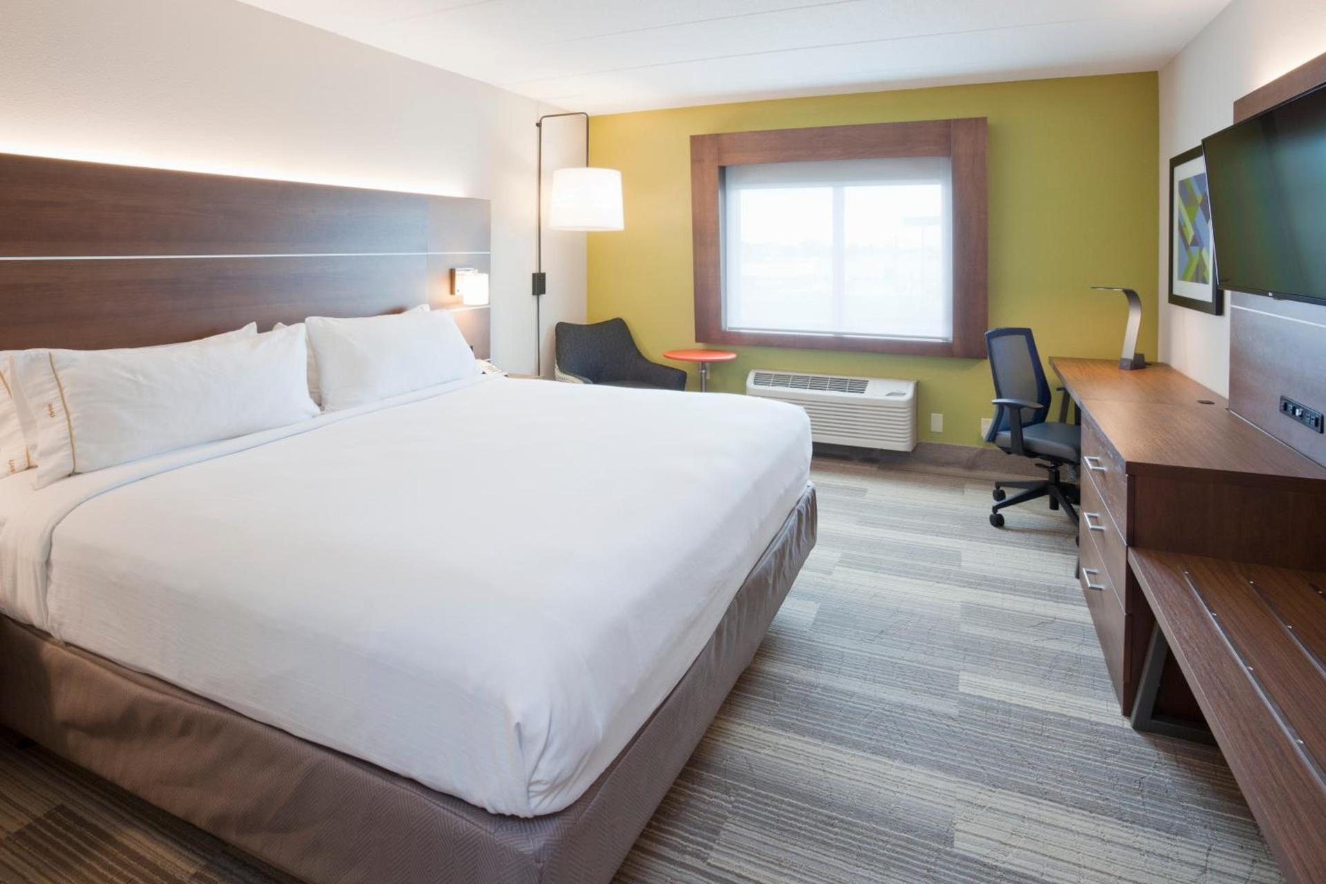 Holiday Inn Express Roseville-St. Paul by IHG photo 52
