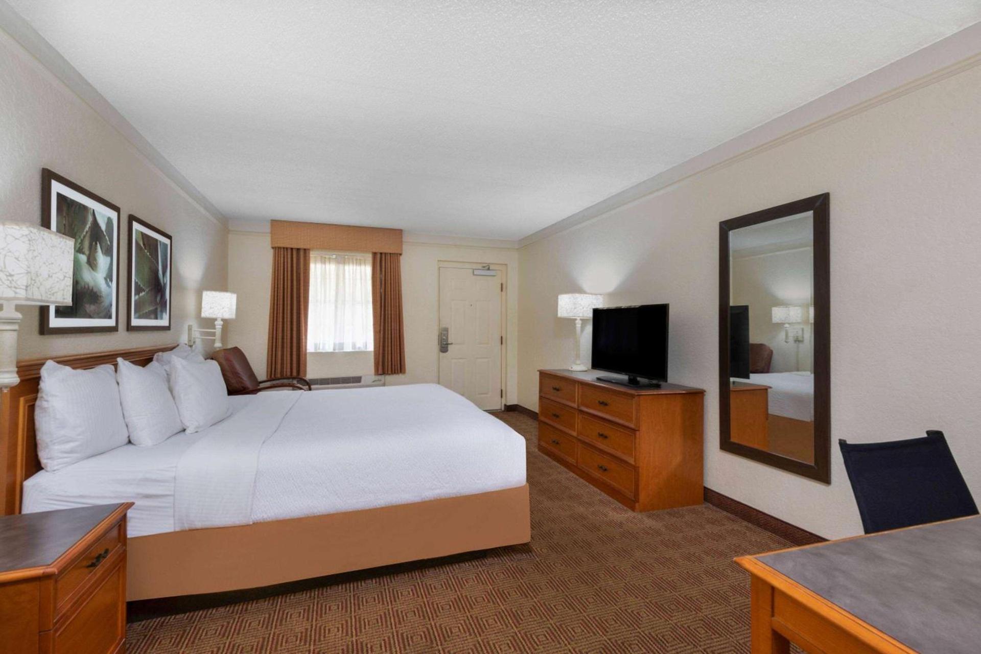 La Quinta East Deerfield Beach - Boca Raton photo 44