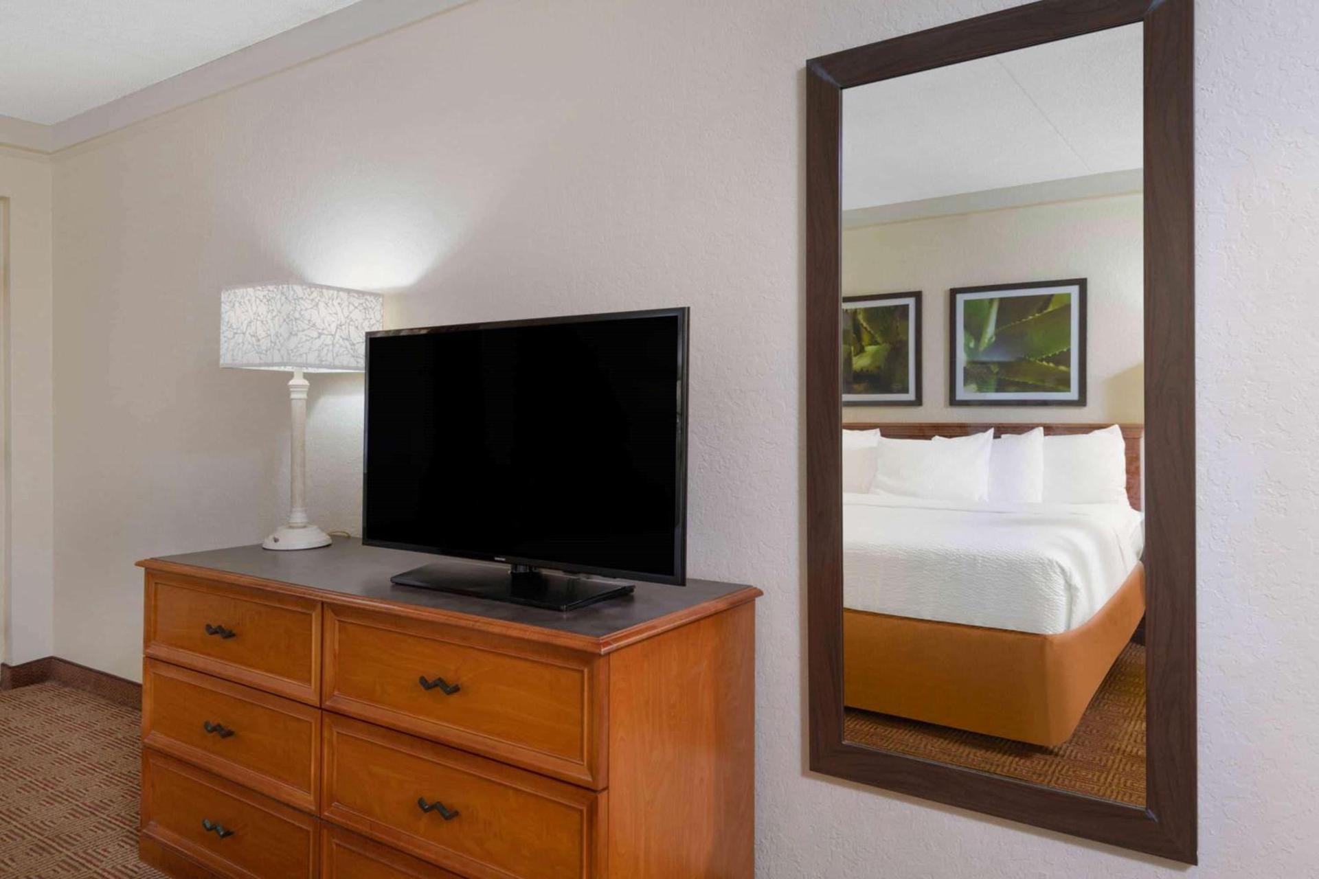 La Quinta East Deerfield Beach - Boca Raton photo 13