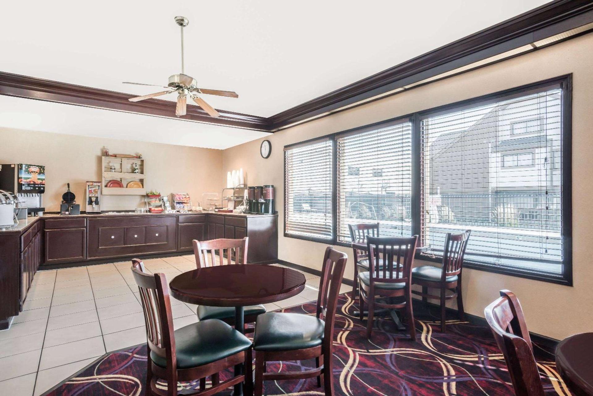 Hawthorn Extended Stay by Wyndham Dayton photo 21