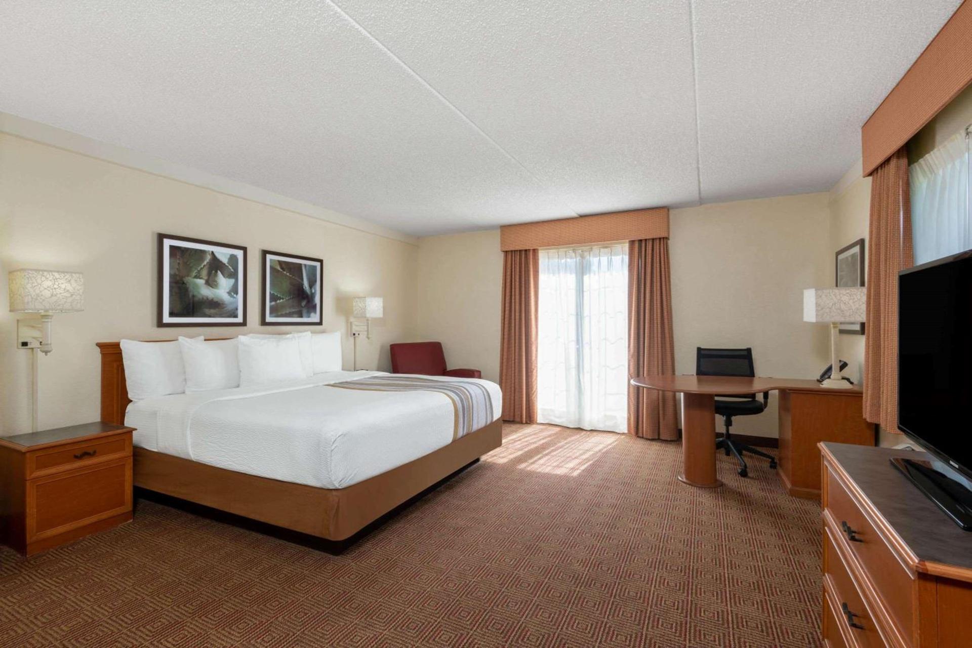 La Quinta East Deerfield Beach - Boca Raton photo 19