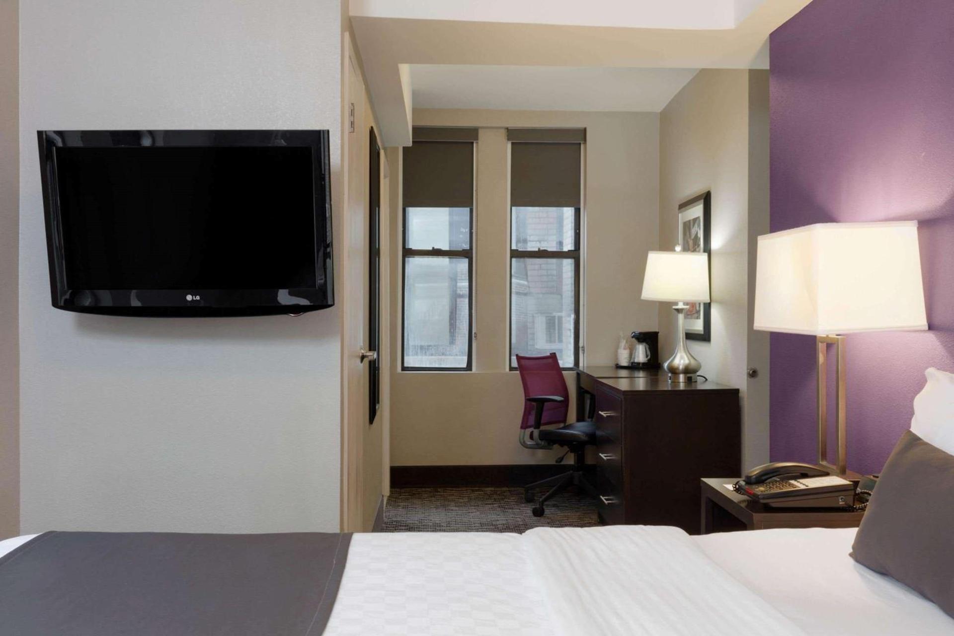 La Quinta by Wyndham New York City Central Park photo 18