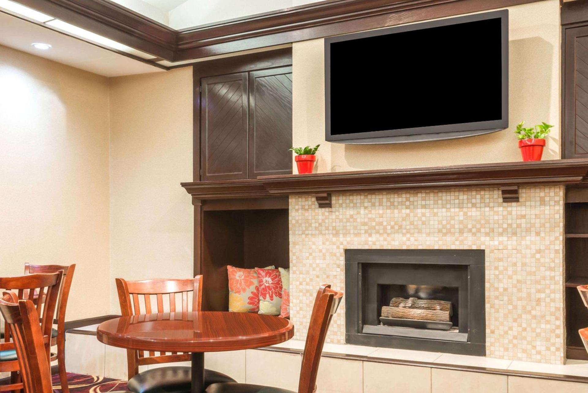 Hawthorn Extended Stay by Wyndham Dayton photo 22