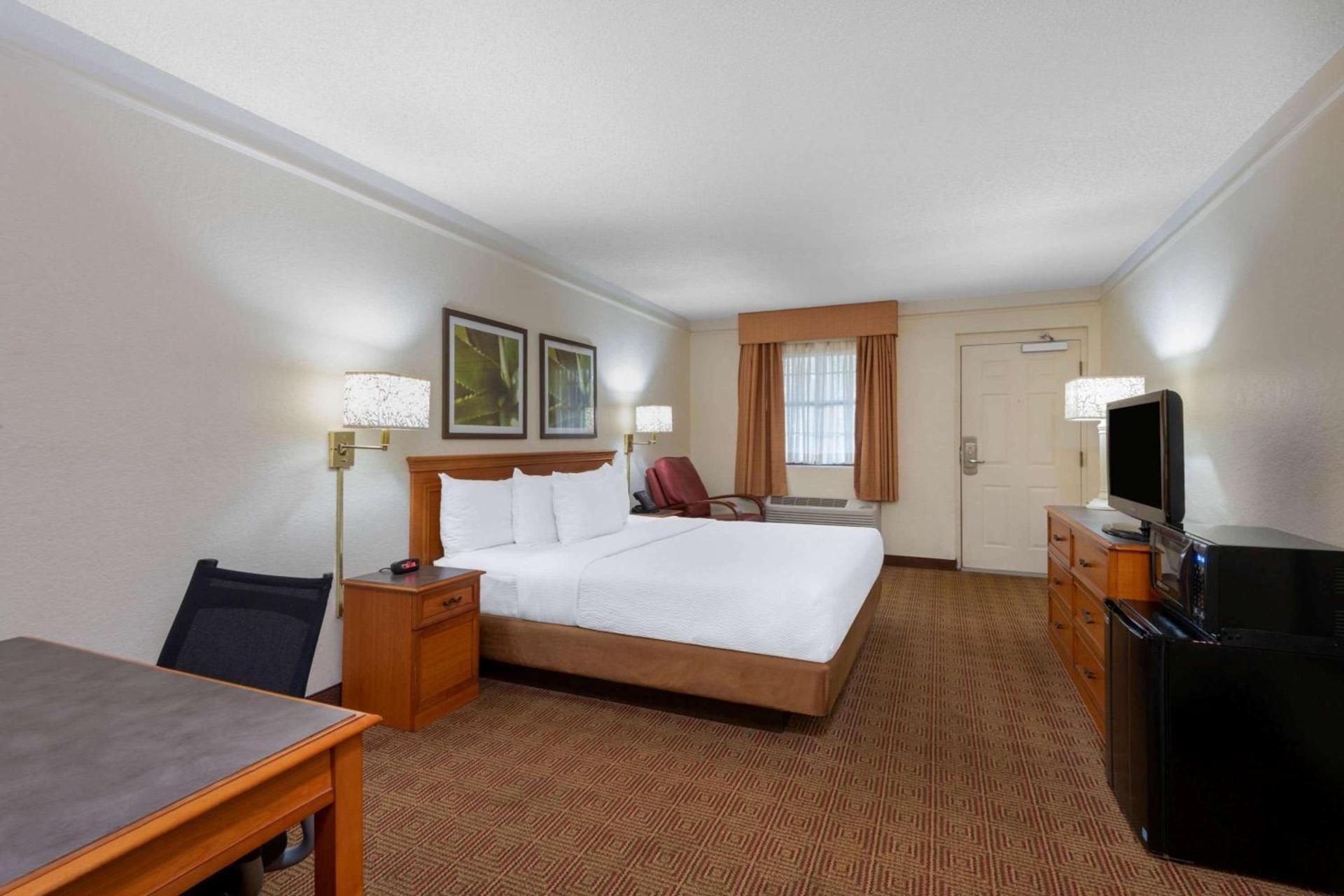 La Quinta East Deerfield Beach - Boca Raton photo 34