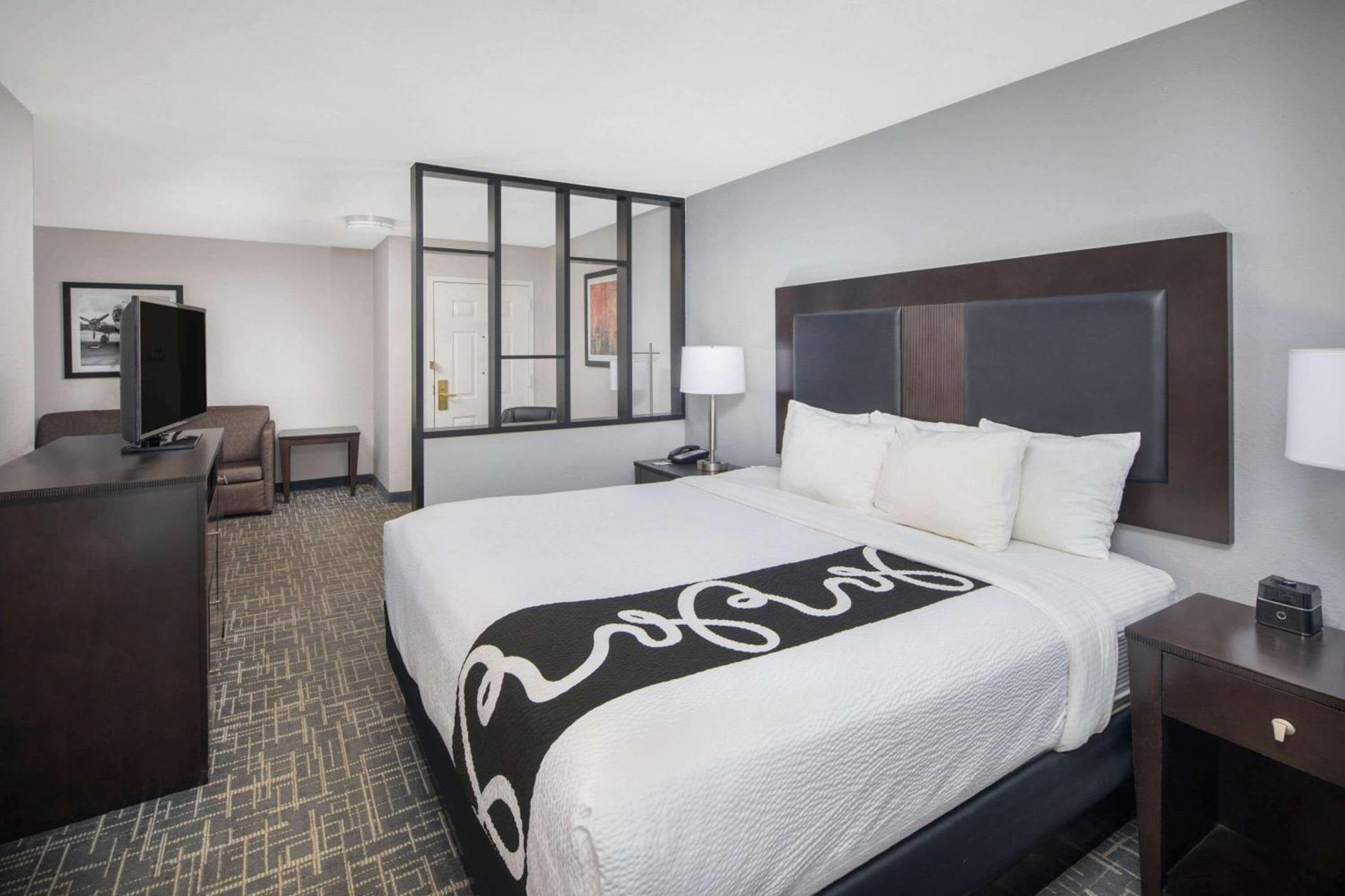 La Quinta by Wyndham Atlanta Airport South photo 2