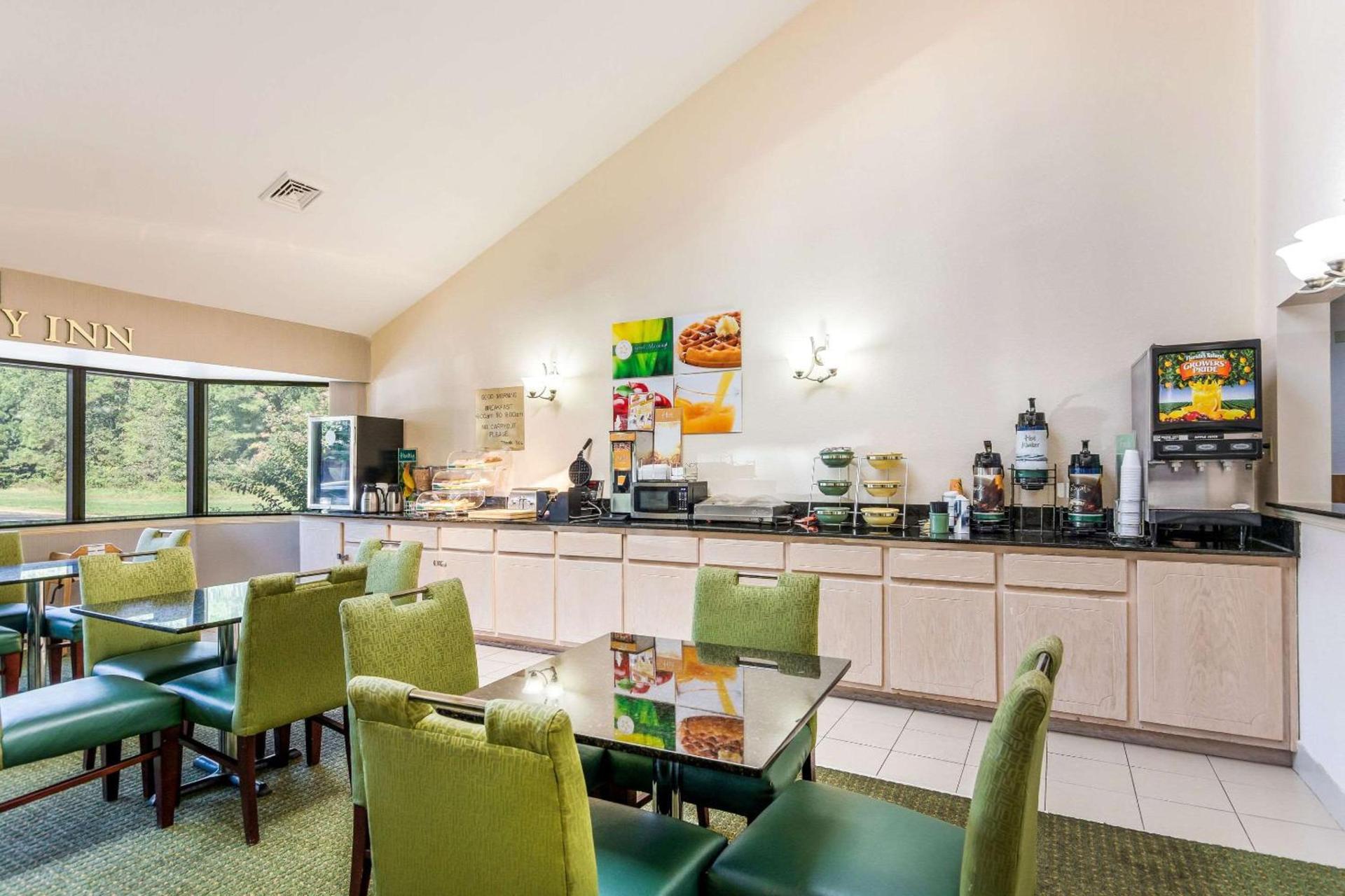 Quality Inn Petersburg Fort Lee Area photo 21