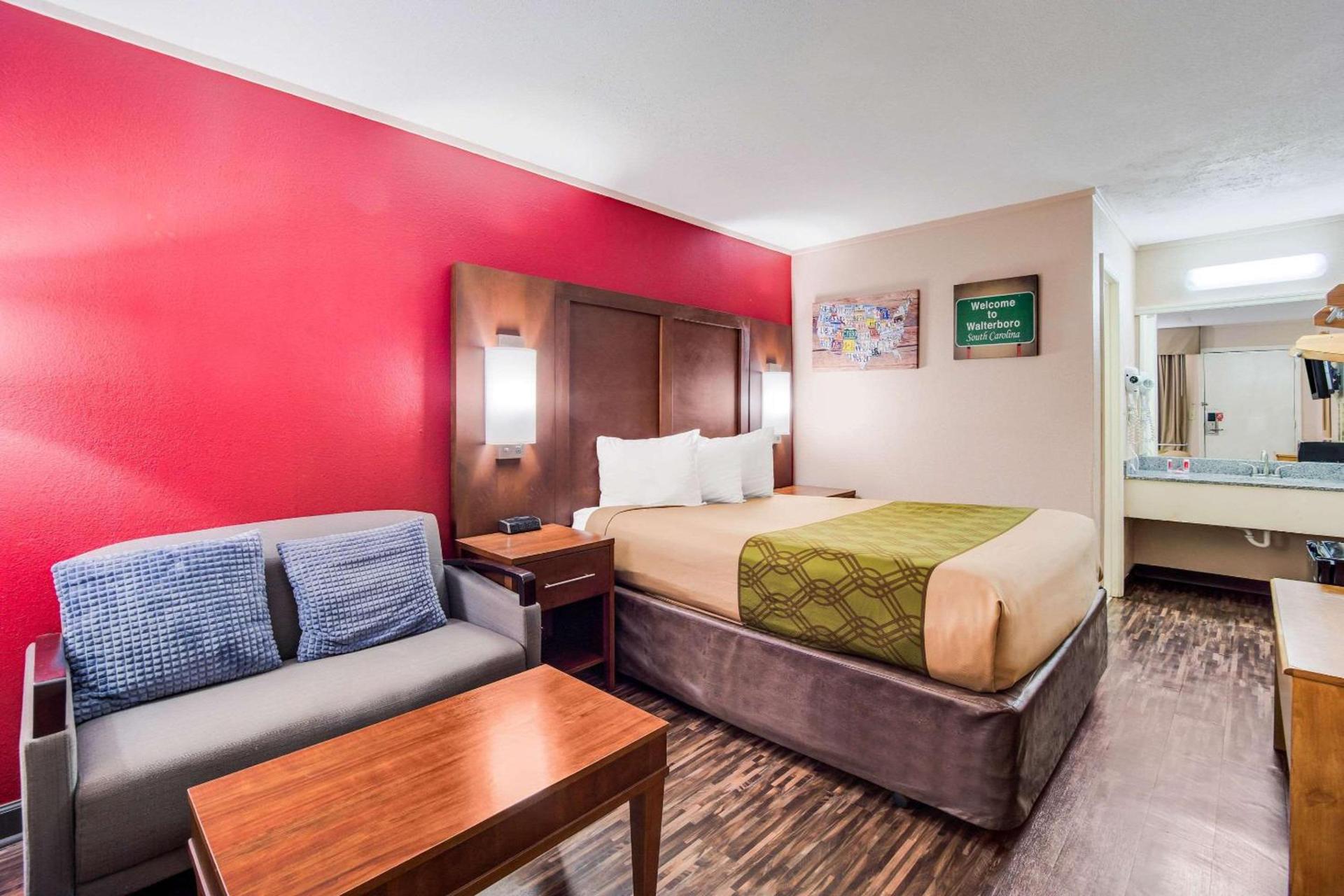 Econo Lodge Walterboro I-95 photo 10