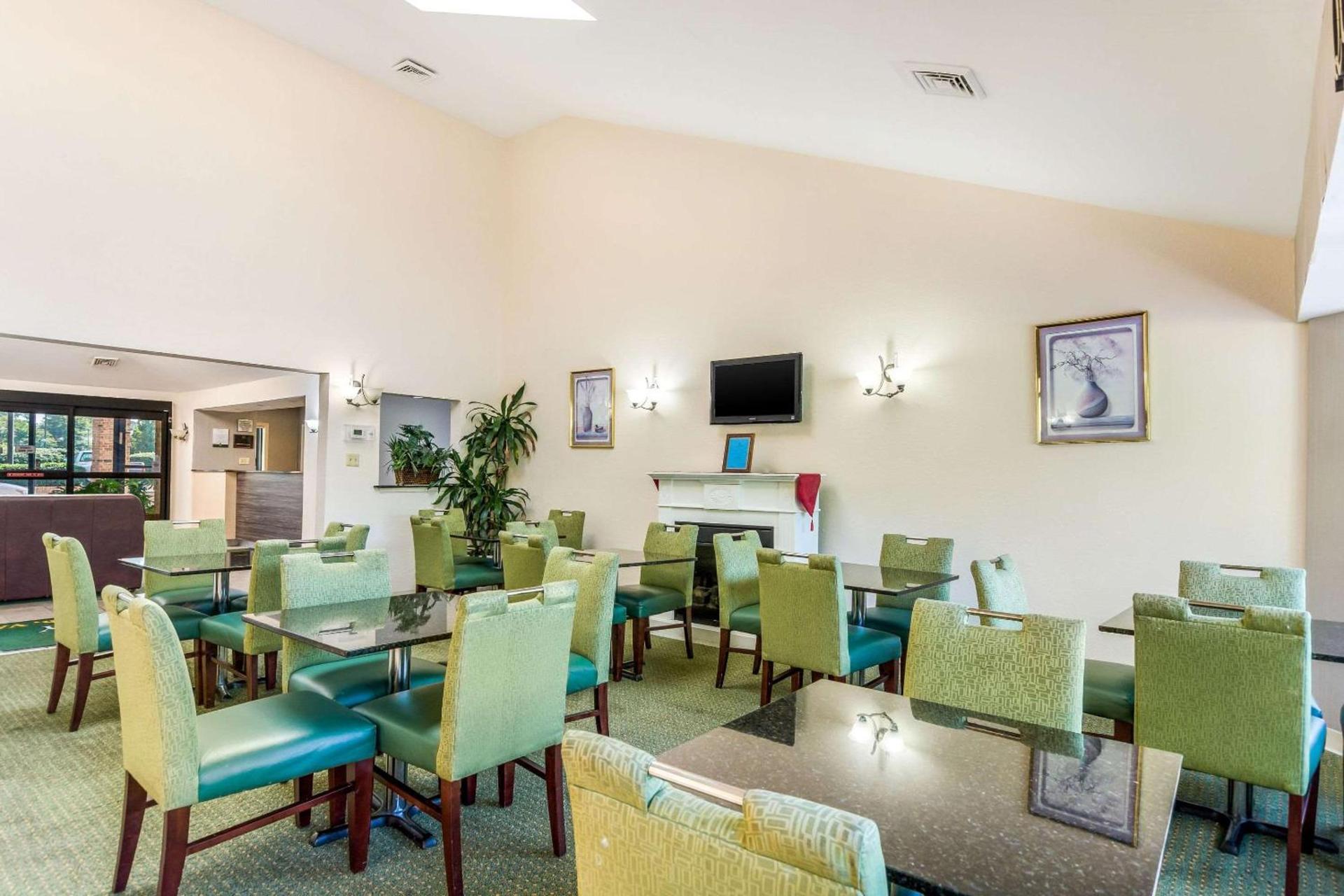 Quality Inn Petersburg Fort Lee Area photo 23