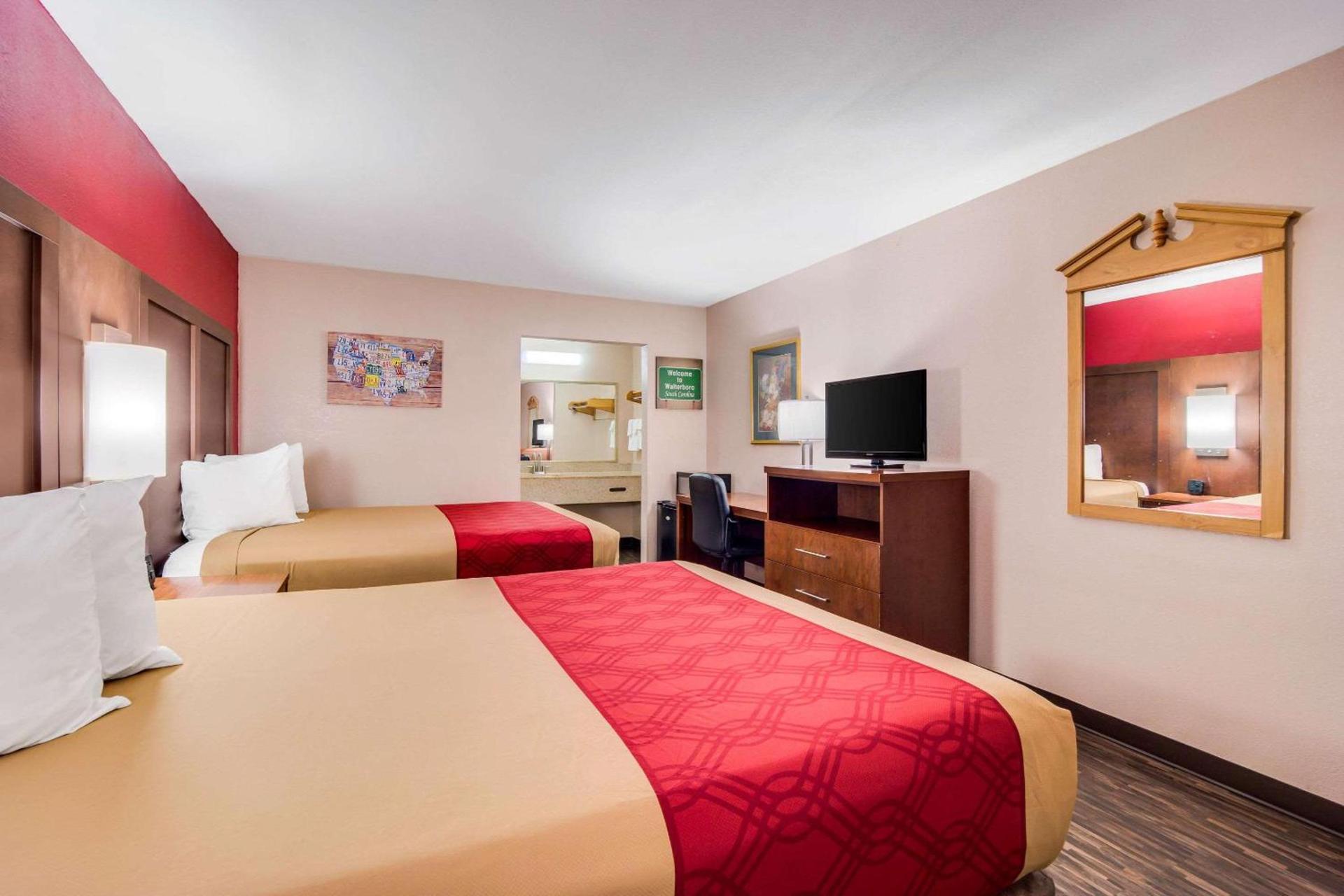 Econo Lodge Walterboro I-95 photo 15