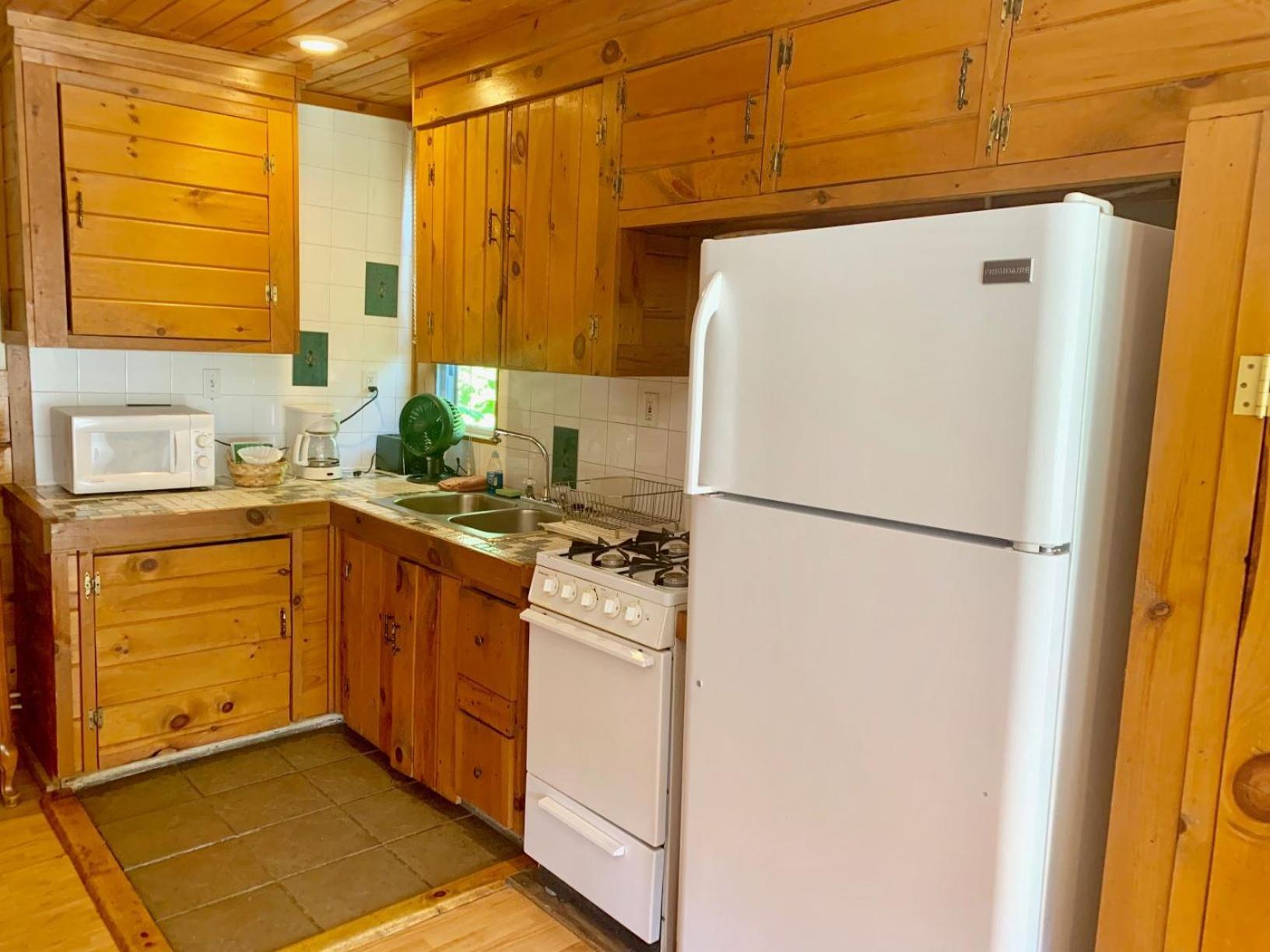 Pine Crest Motel & Cabins photo 12