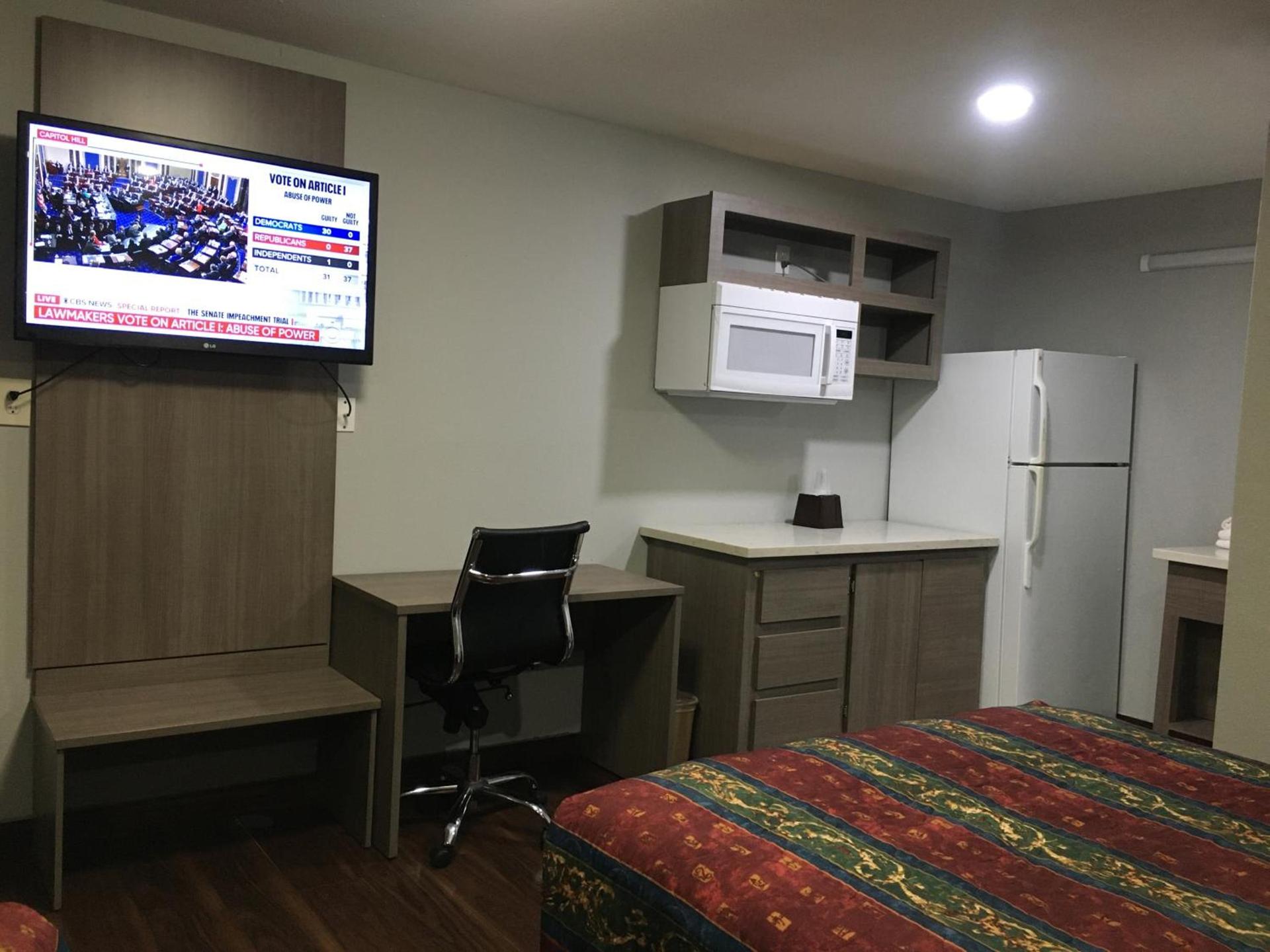 Travel Inn & Suites photo 6
