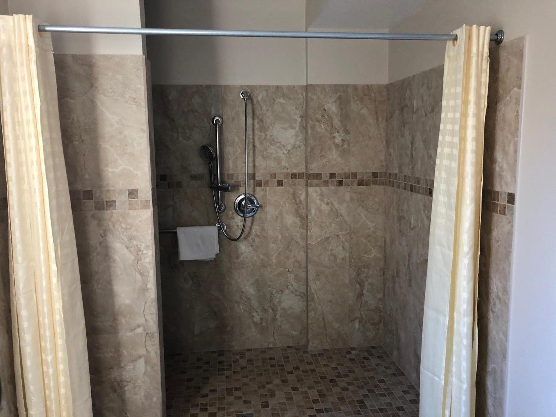 American Inn photo 6