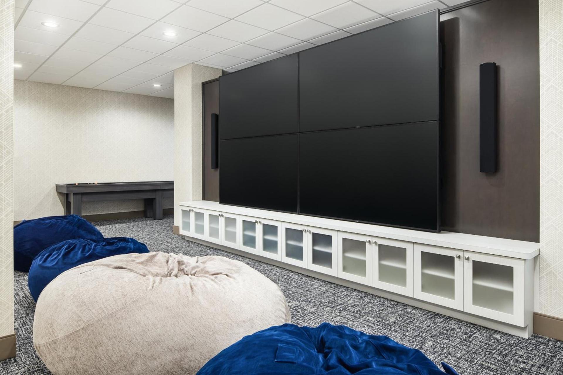 Holiday Inn Express Richmond - Midtown by IHG photo 52