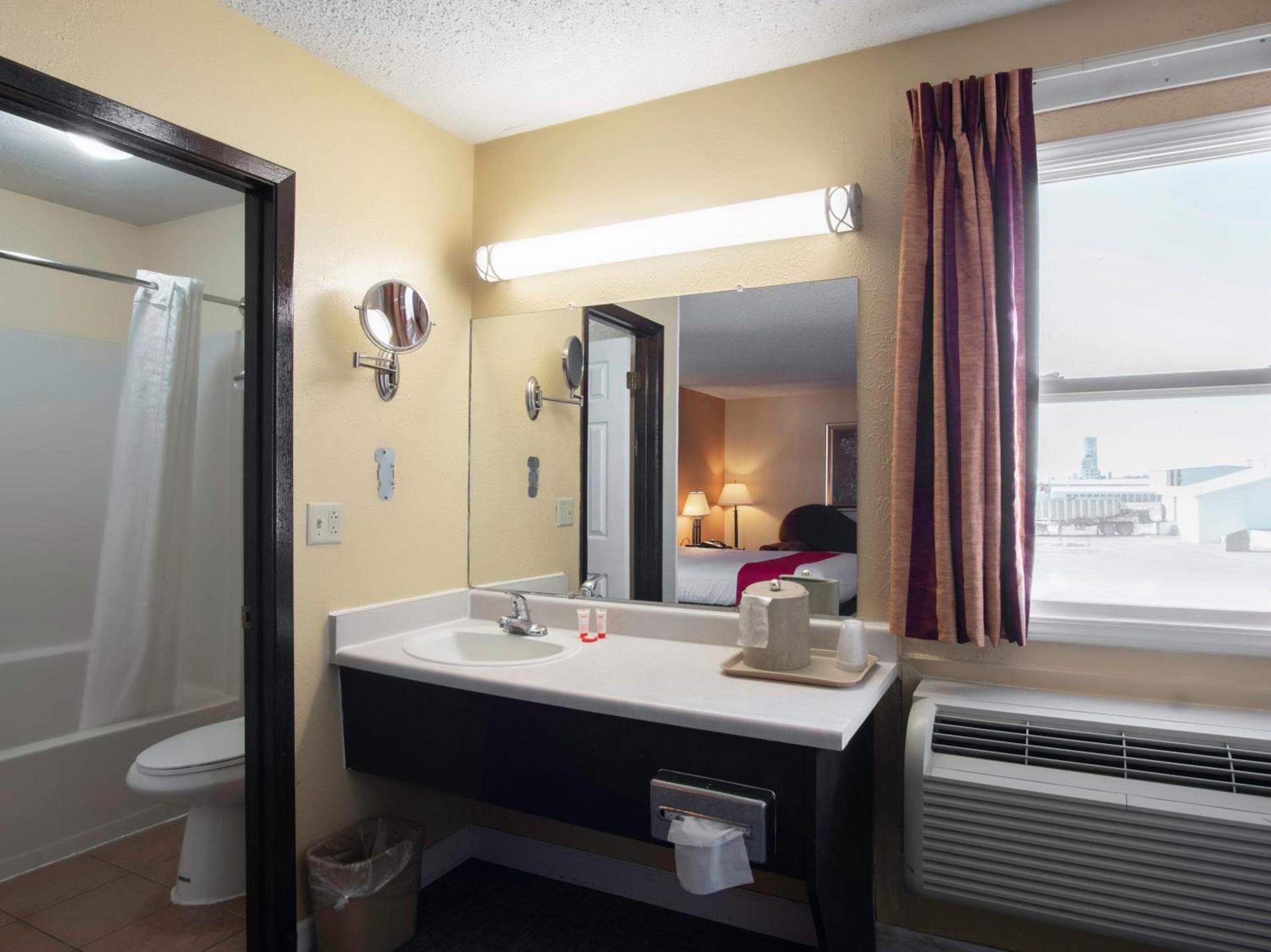Nendels Inn & Suites Dodge City Airport photo 8