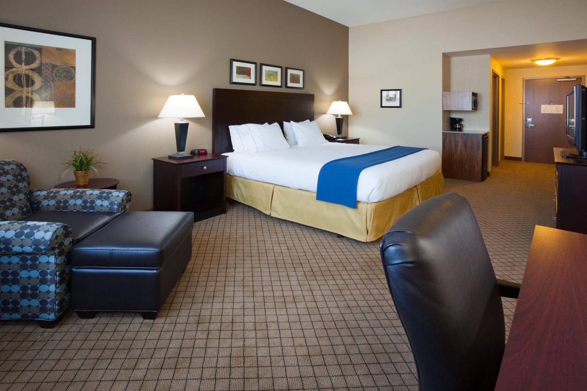 Holiday Inn Express Hotel & Suites Mankato East by IHG photo 29