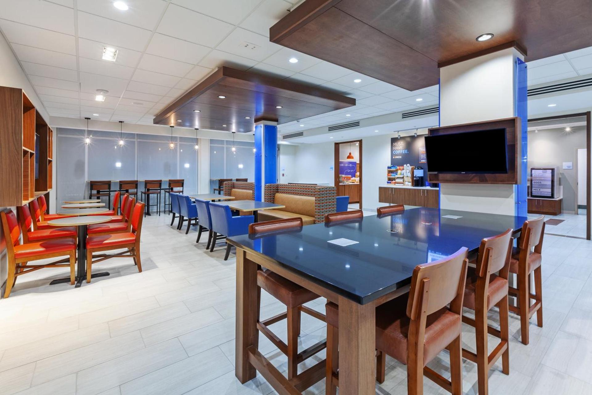 Holiday Inn Express & Suites - Tulsa Northeast - Owasso by IHG photo 10